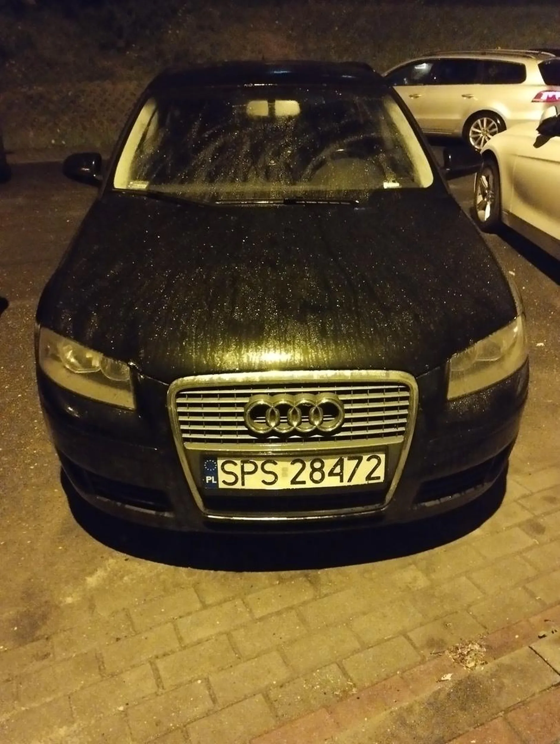 Nie pozdrawiam. Wszyscy starają się nie utrudniać życia mieszkańcom ze względu na na wąski parking ale jak widać są wyjątki.