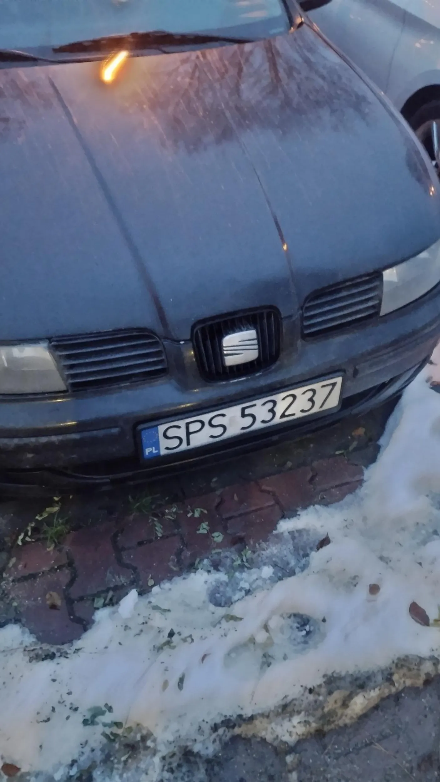 Przyjechali do Krakowa i ubliżają innym, sytuacja na parkingu, ludzie z małych miejscowościach nie rozumieją że w przeciągu godziny około 6 aut było na parkingu.