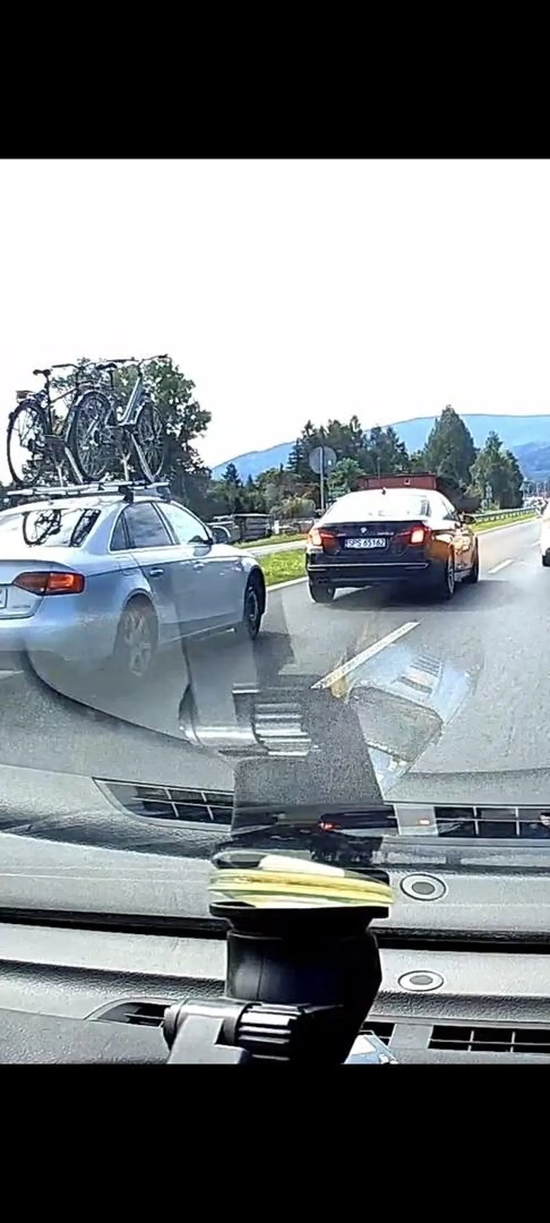 Szeryf drogowy, blokuje lewy pas, film ze zdarzenia przesłany na stopcham ;)