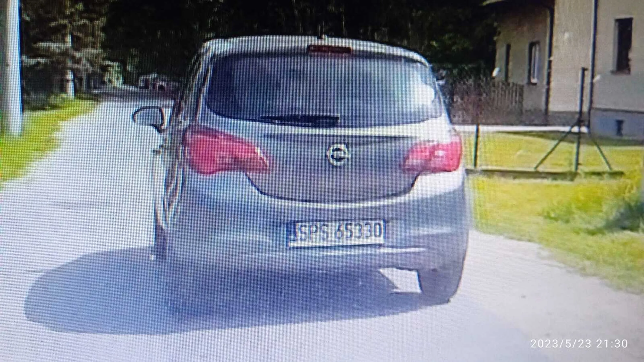 Niedość że łysy to ham na pewno był rudy i się ogolił. Kultury na drodze brak.