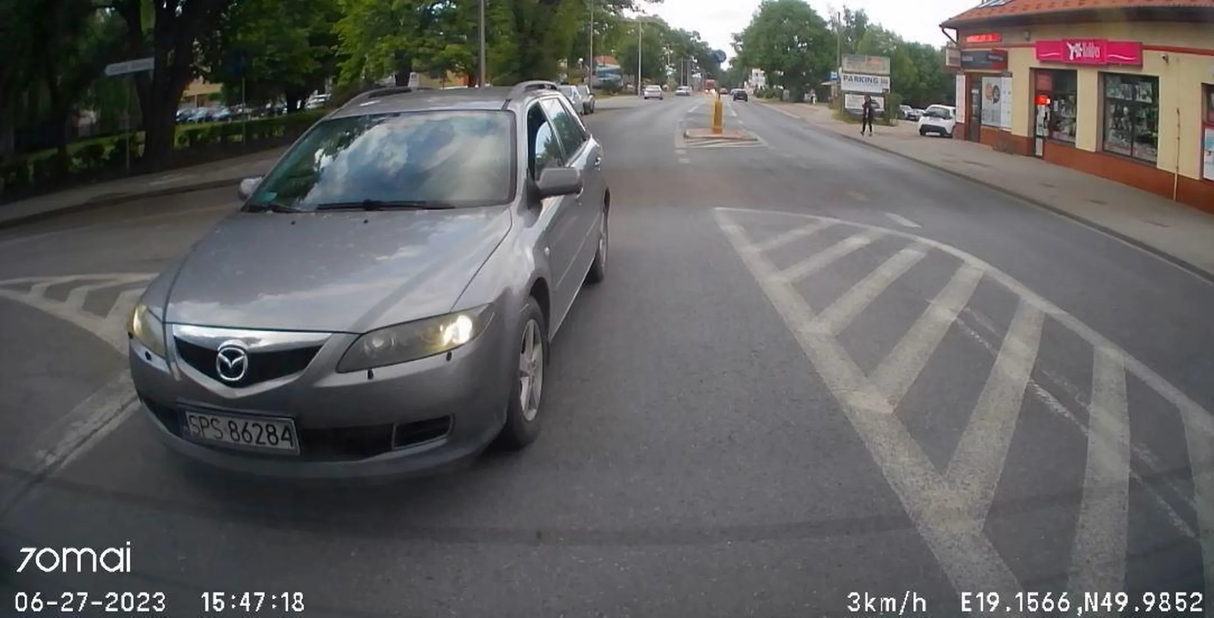 hamowanie z piskiem opon. proszę o większą uwagę na drodze