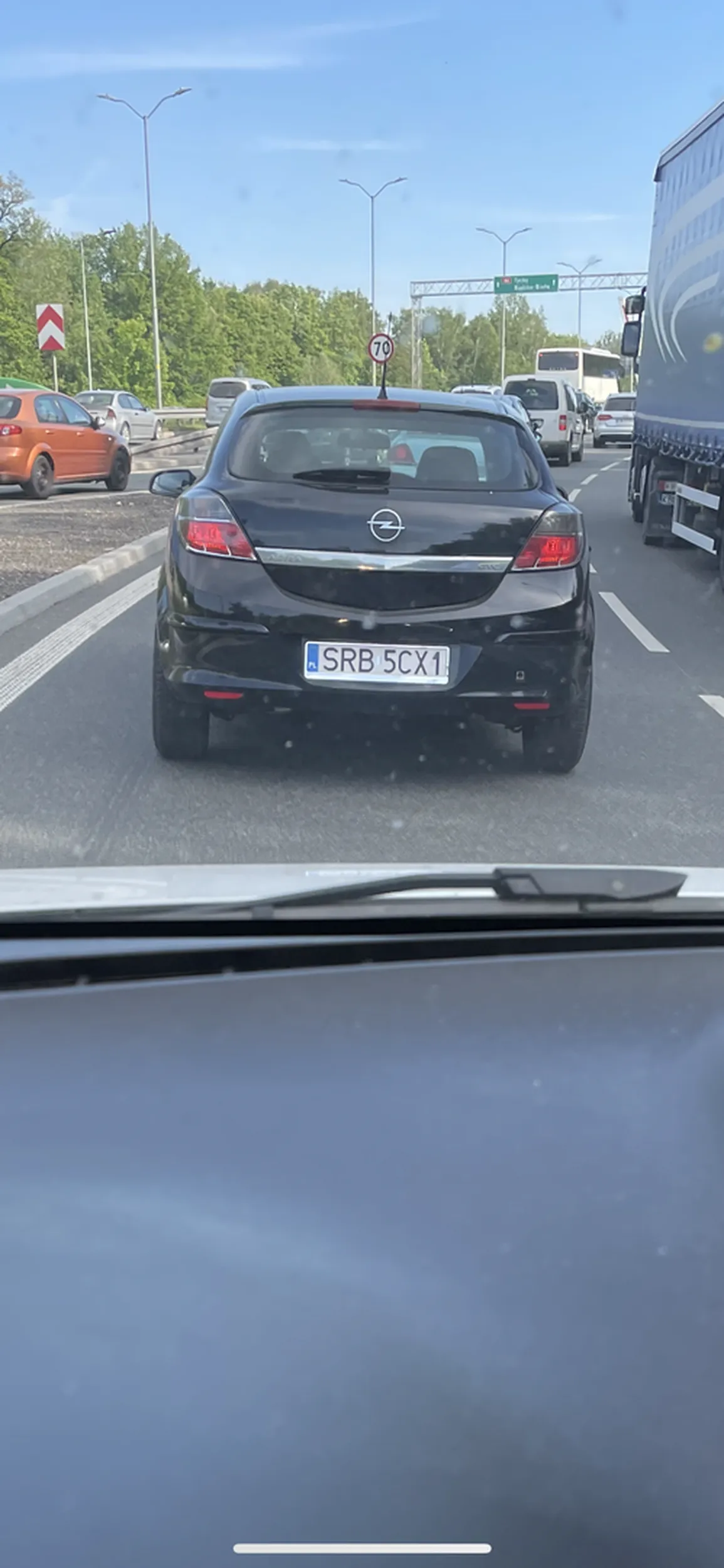 tego kiepa co wyrzuciłaś przez szybę będziesz miała z powrotem w swoim samochodzie następnym razem