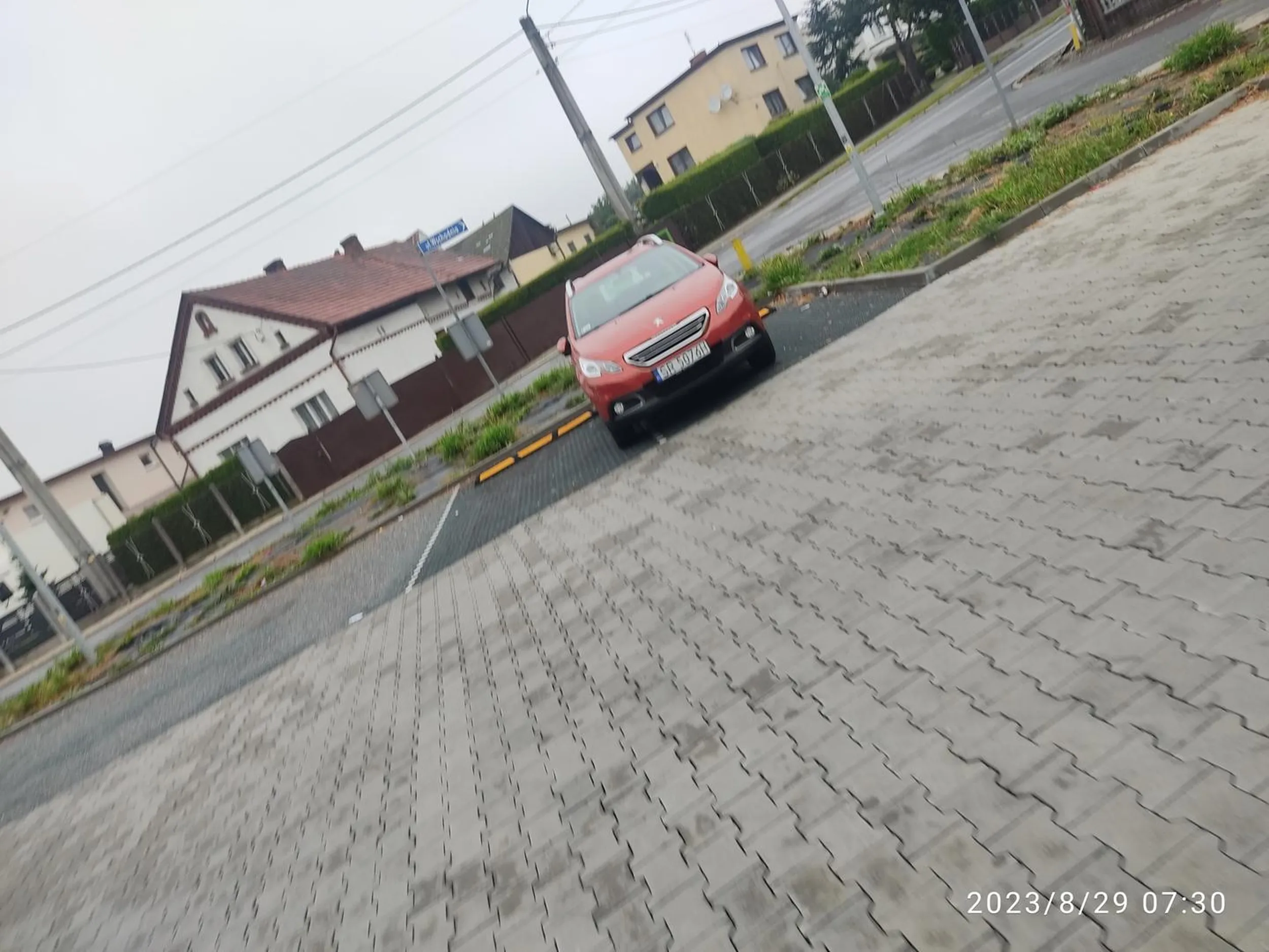 Naprawdę tak ciężko się zmieścić w liniach?