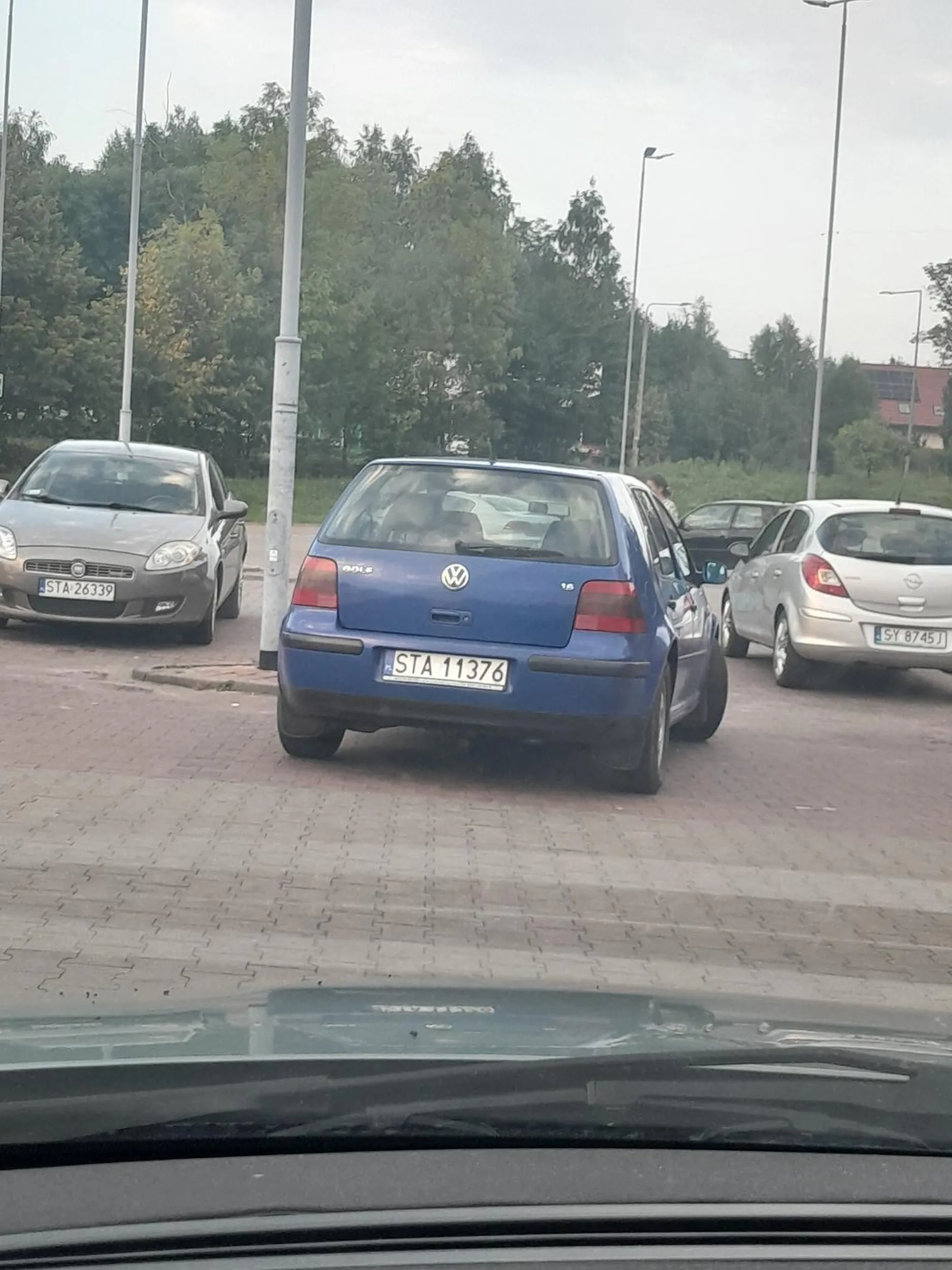 rozumiem ze parking wolny, ale zeby tak stanac to juz troche XD