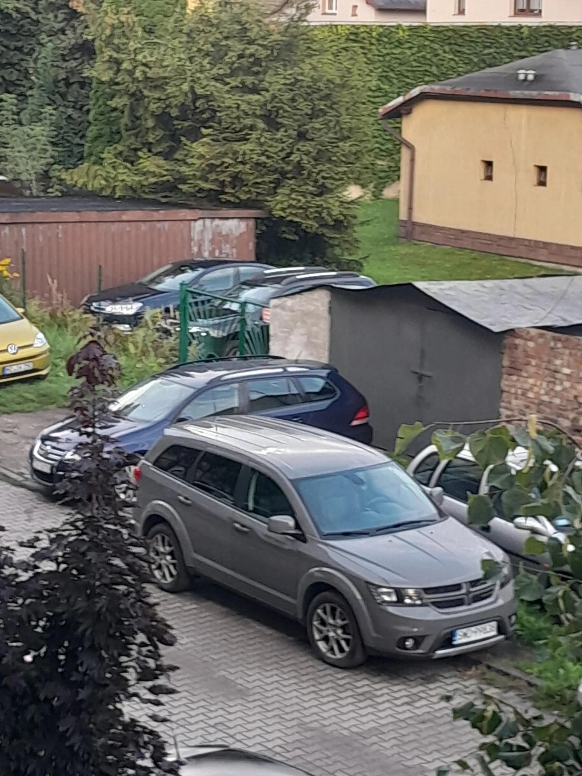 kolega niech sobie znajdzie wlasny garaz do parkowania ?