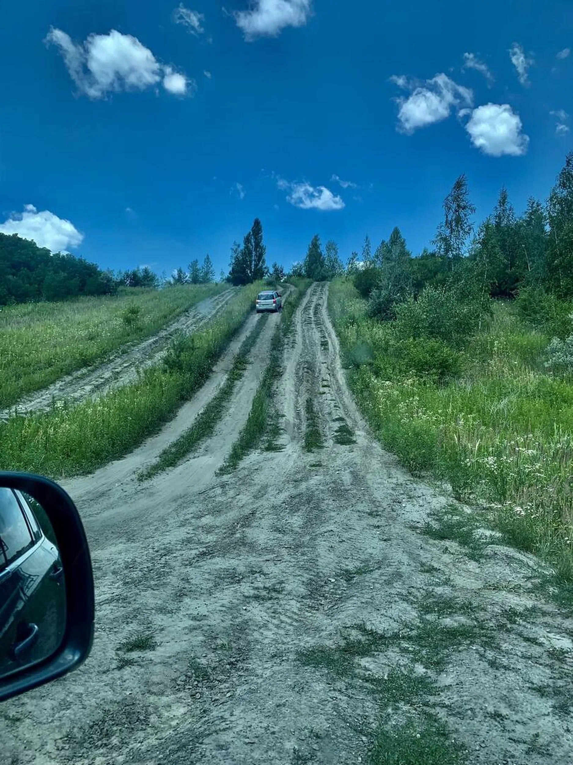 Bardzo dobry kierowca offroadowego modelu opla zafiry polecam :)