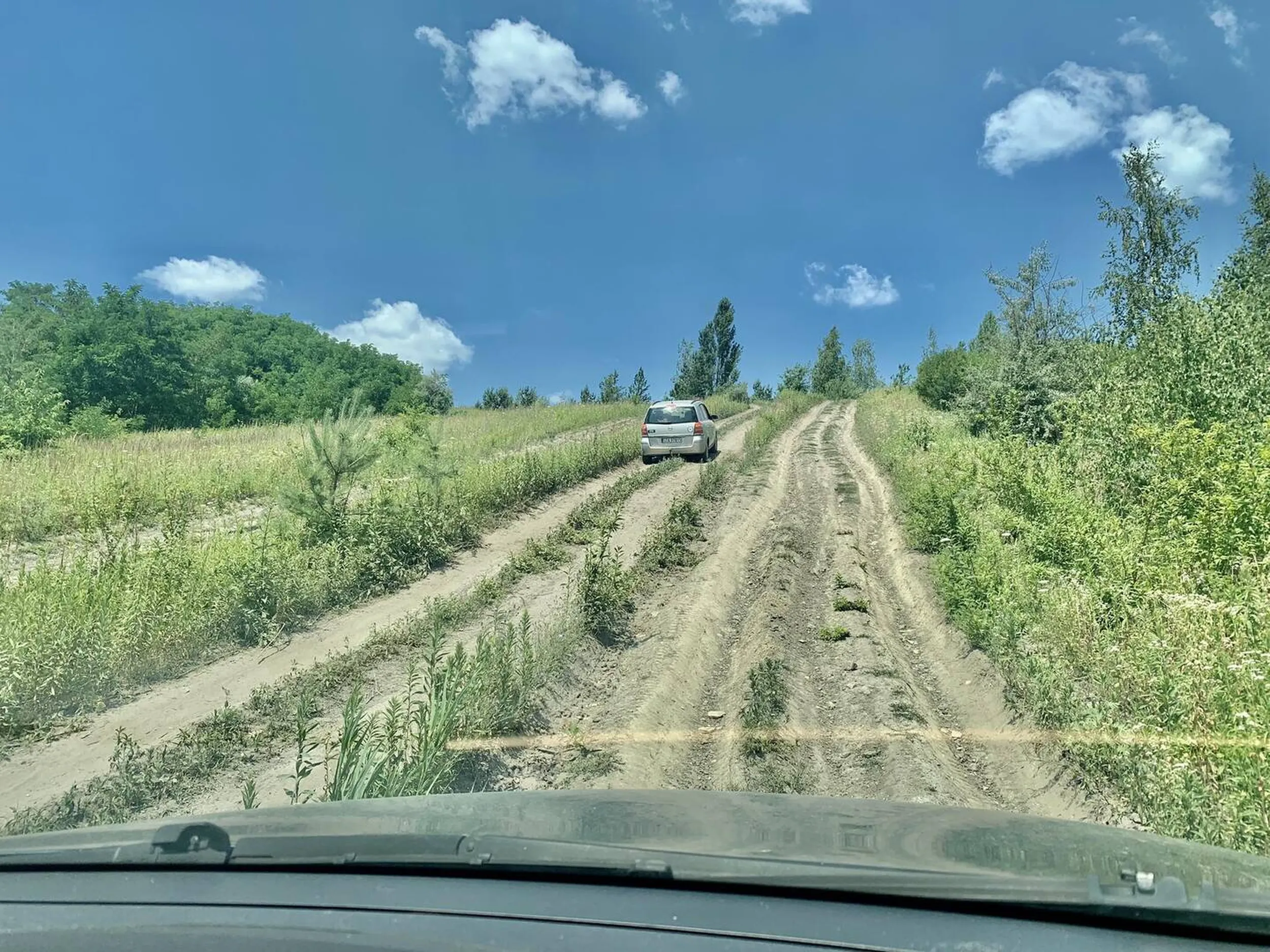 Bardzo dobry kierowca offroadowego modelu opla zafiry polecam :)