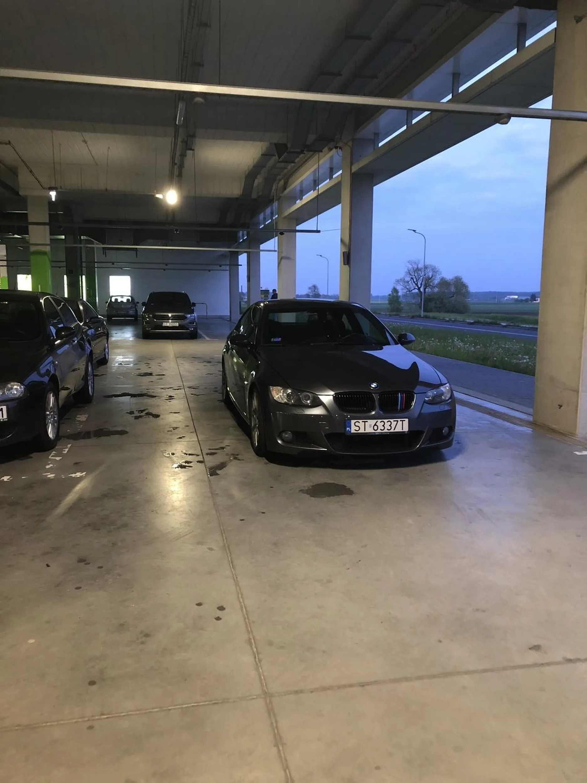 Gówniarzu, może najpierw naucz się parkować