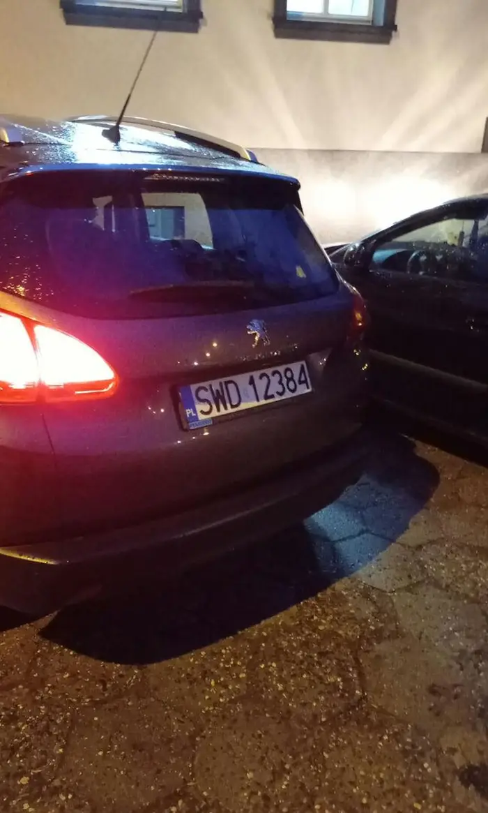 kierowca zapomniał zgasić światła na 3 godziny hehe