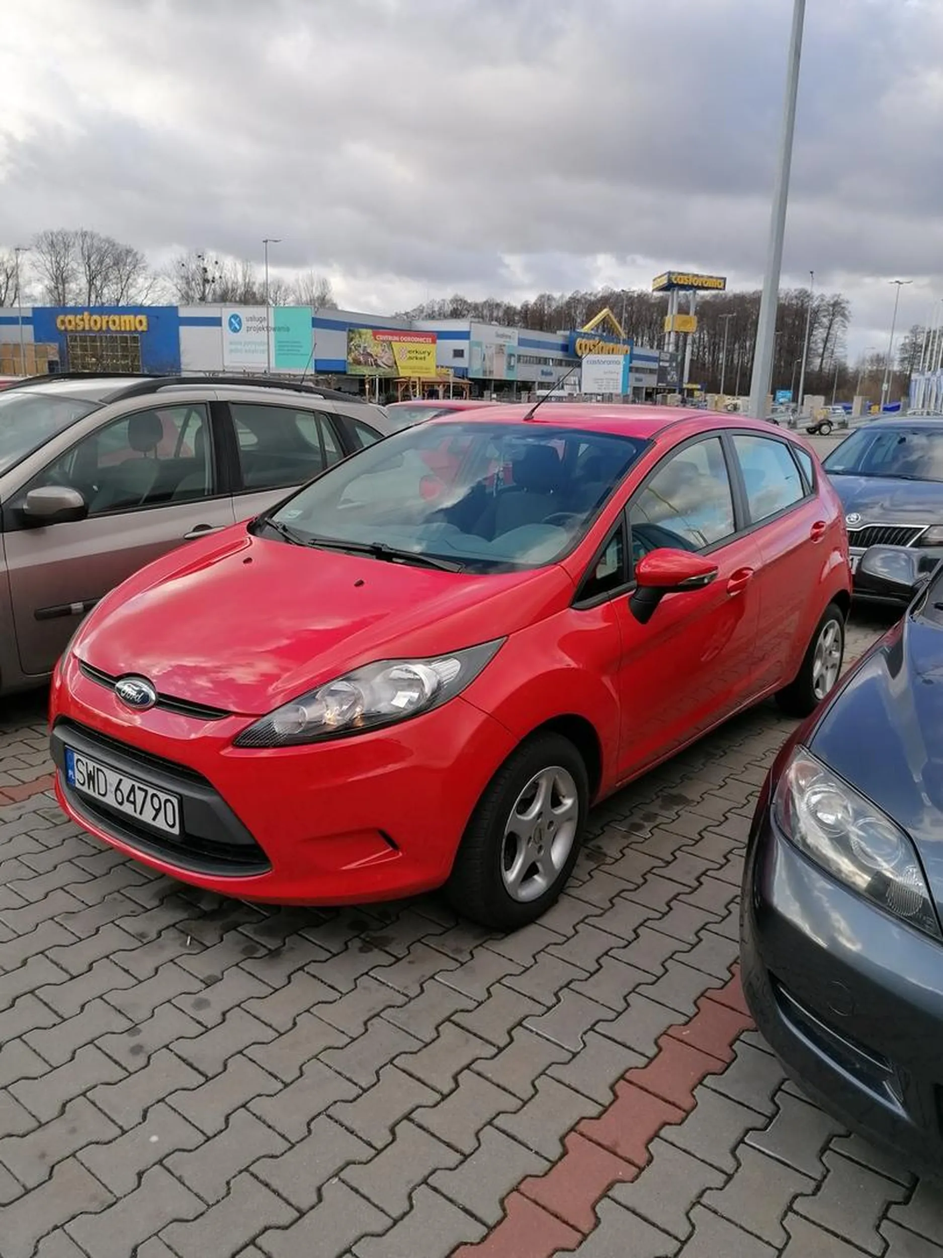 Bardzo dobry kierowca. Brawurowy, ale z klasą. Styl jazdy podobny do Hołowczyca. Chciałabym umieć tak jeździć. Jego fiesta jest jak Ferrari wśród fordów, choć wiadomo, że to zasługa umiejętności.