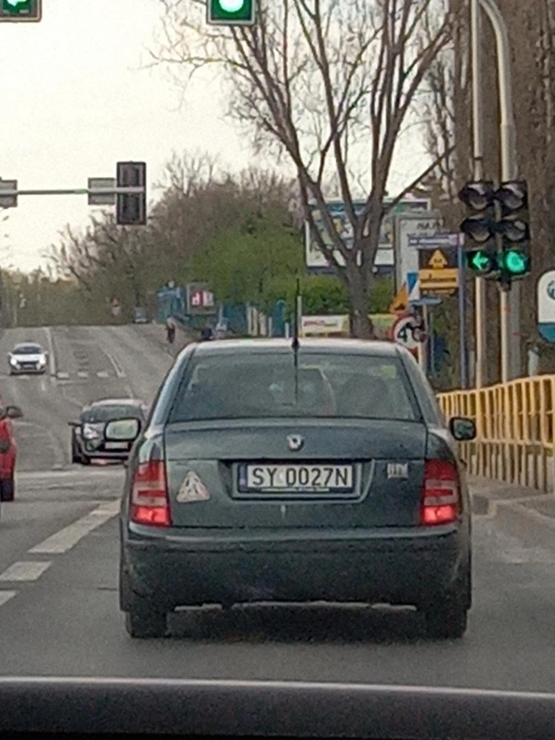 Kierowca bez wiedzy o kierunkowskazach.