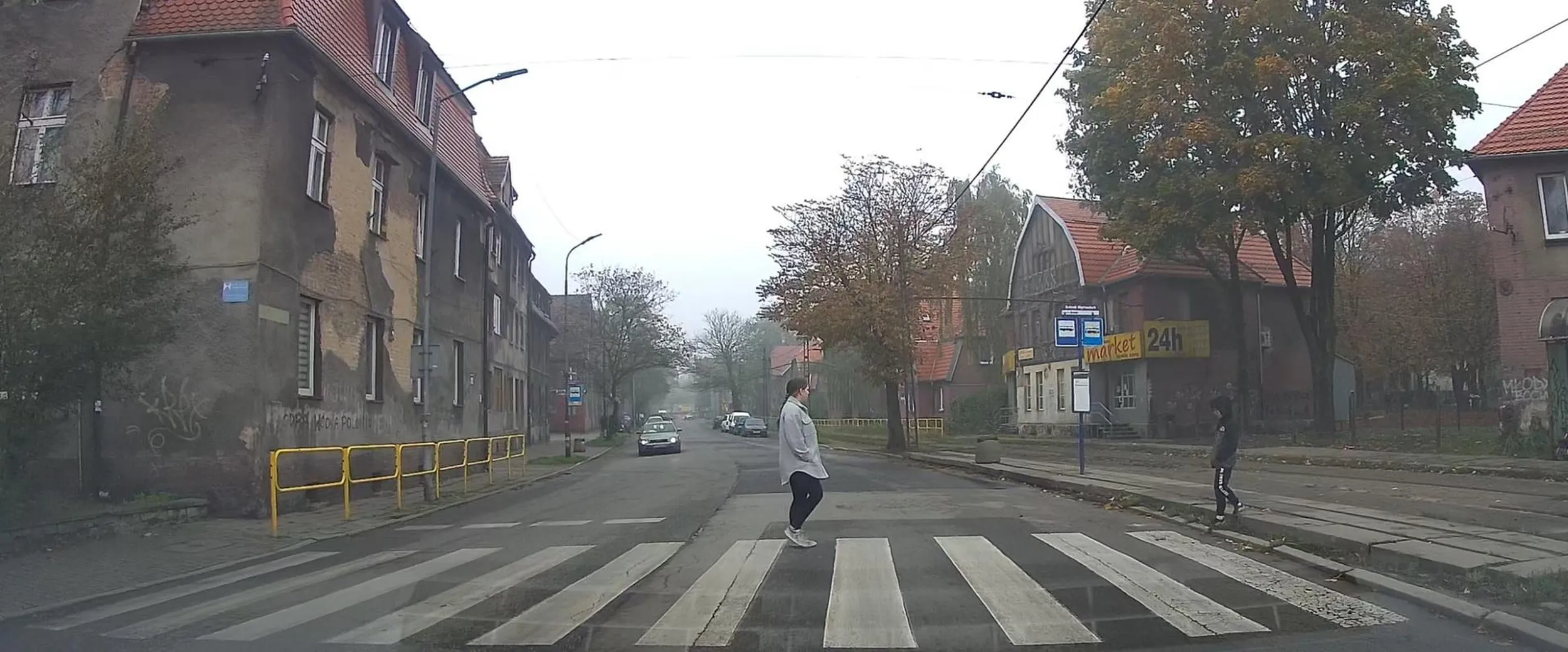 nie ustąpienia pierwszeństwa na pasach dziecku - stałem 20 sekund aby puścić dziecko na psach, ale tutaj problemy ze wzrokliem