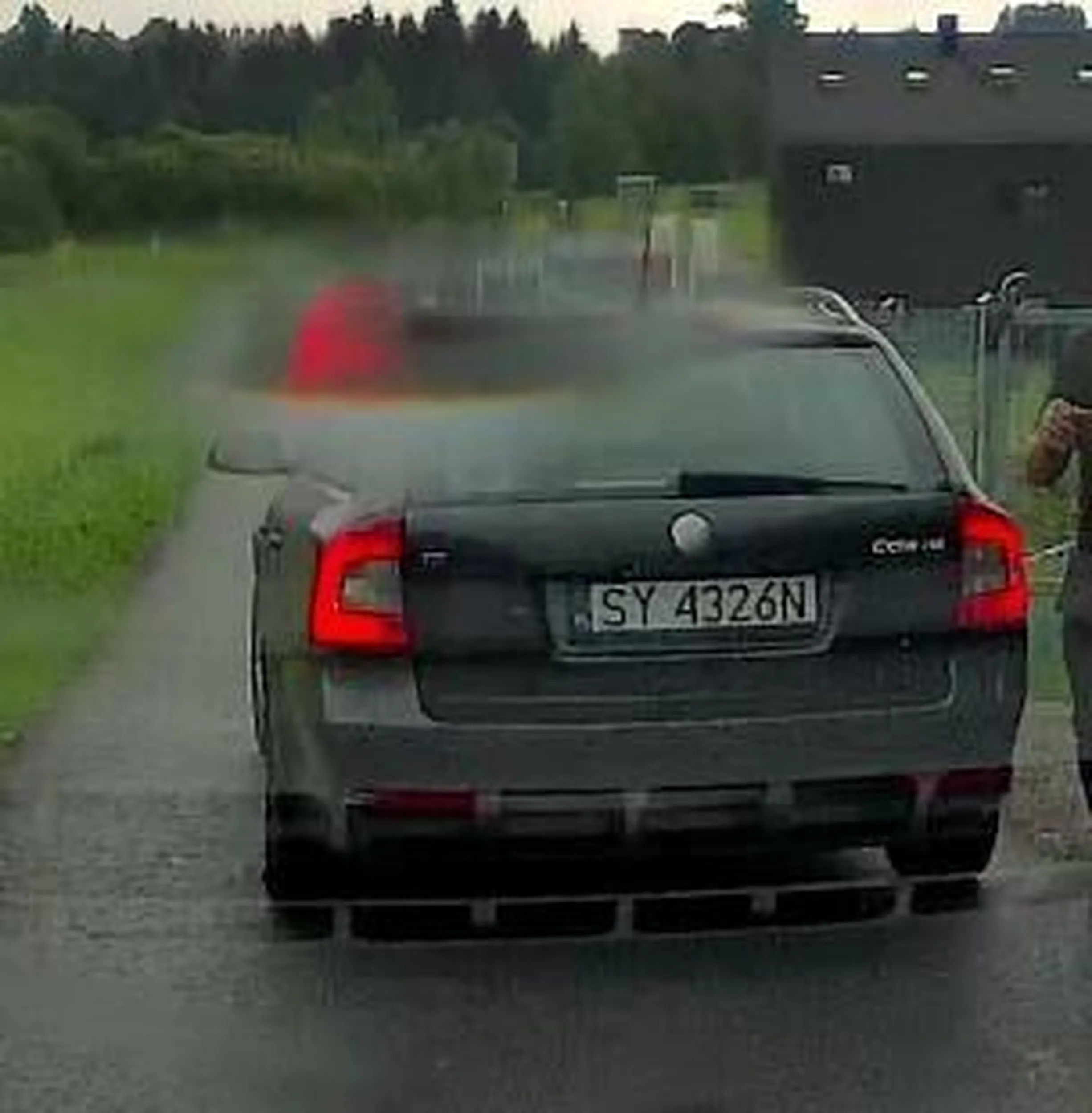 uwaga na tego oszusta