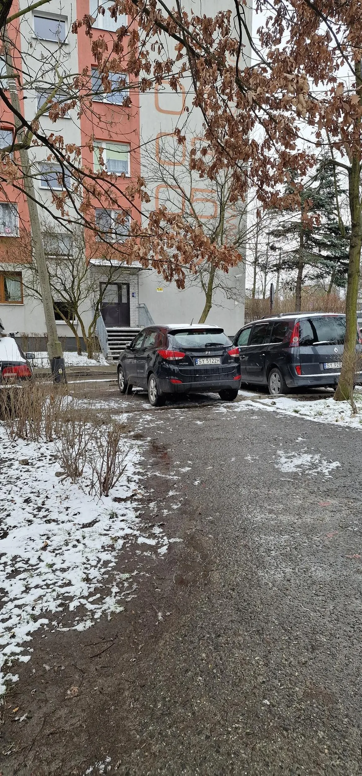 Parkowanie na całej szerokości przejścia