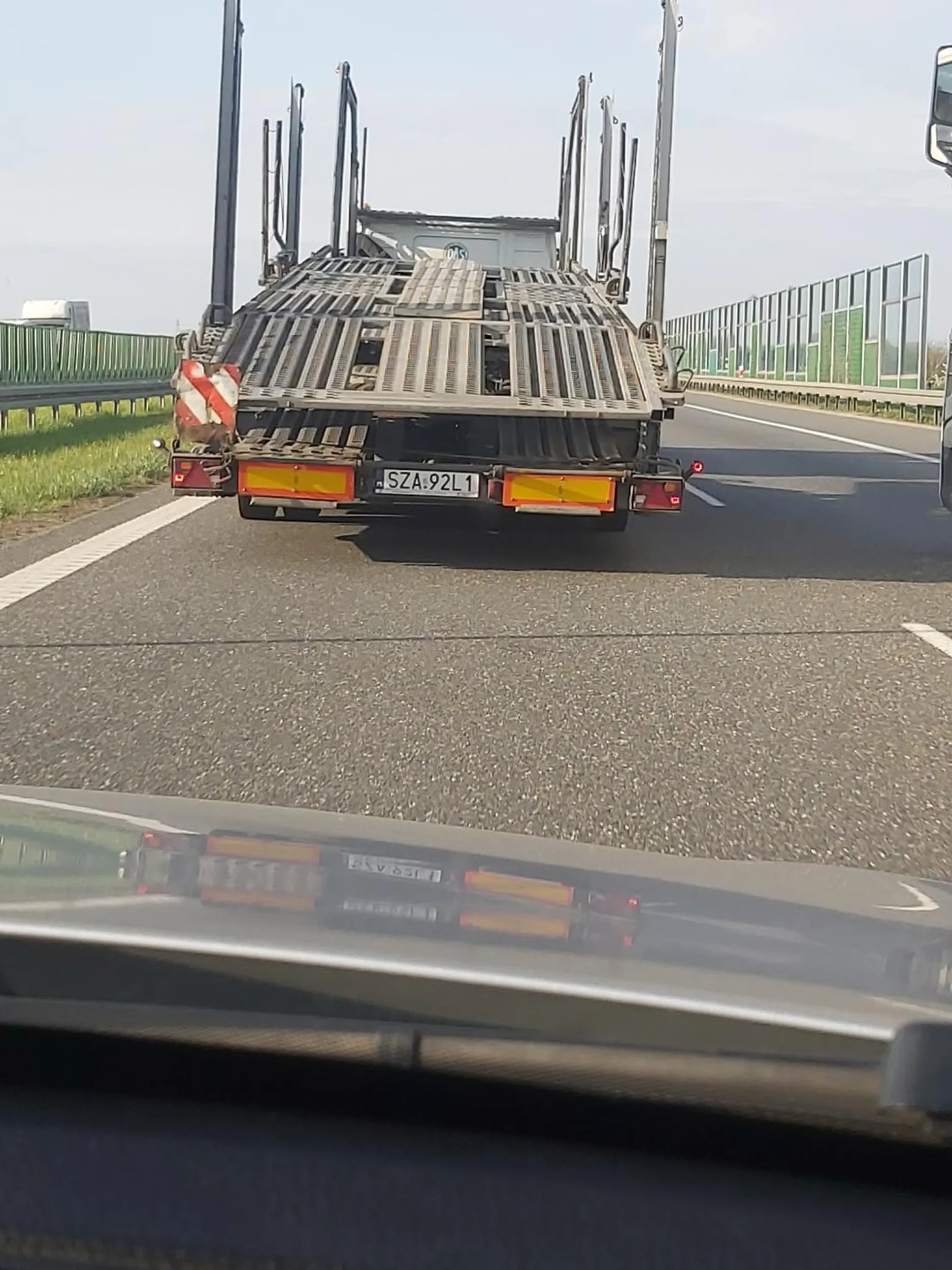 Wyprzedzanie na autostradzie 2 pasmowej czas wyprzedzania 4 min