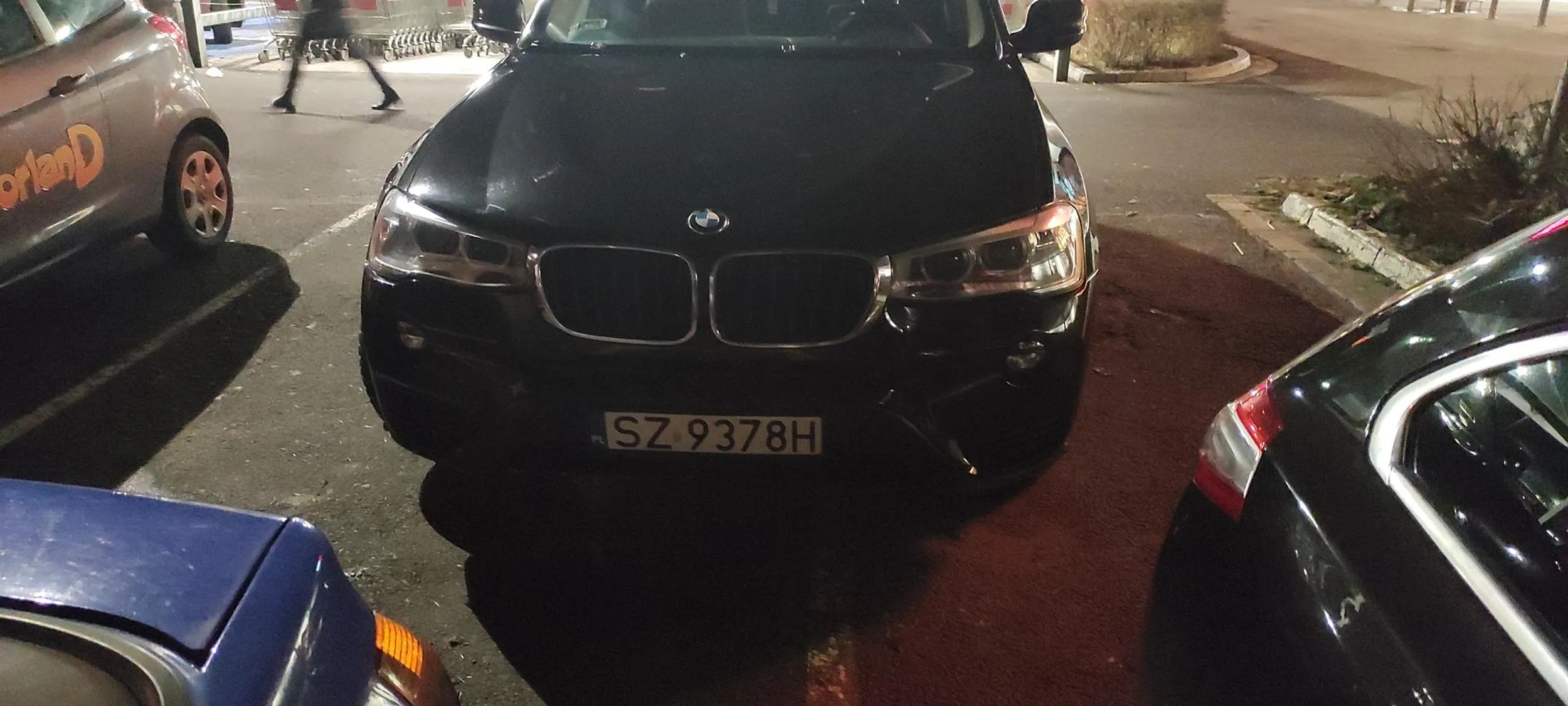 Chyba na siłę chcesz się dowiedzieć ile kosztuje wyciąganie wgniotki, lakierowanie i wymiana najdroższej szyby w tym modelu.