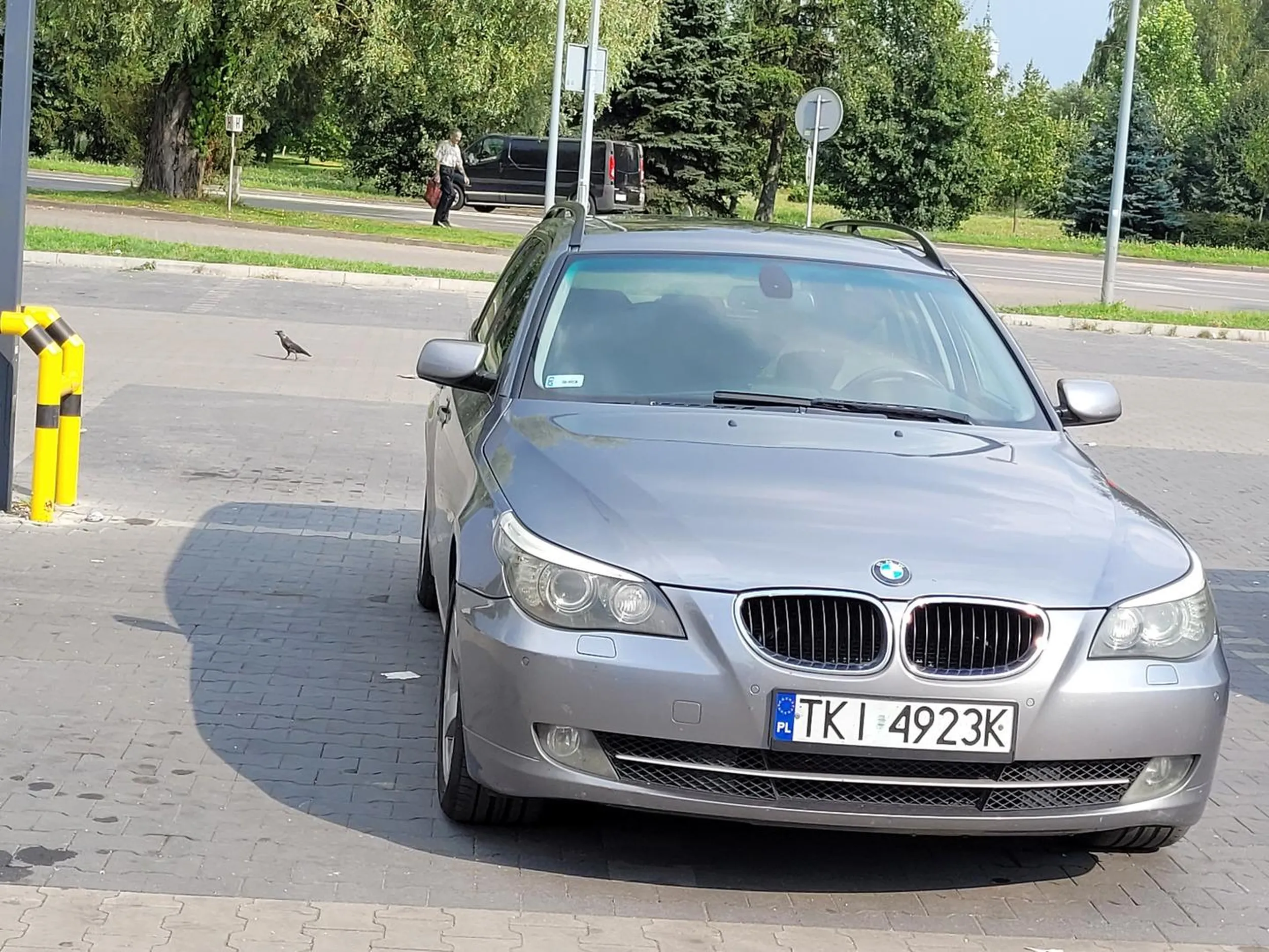 Klasyczne parkowanie na 2 miejscach