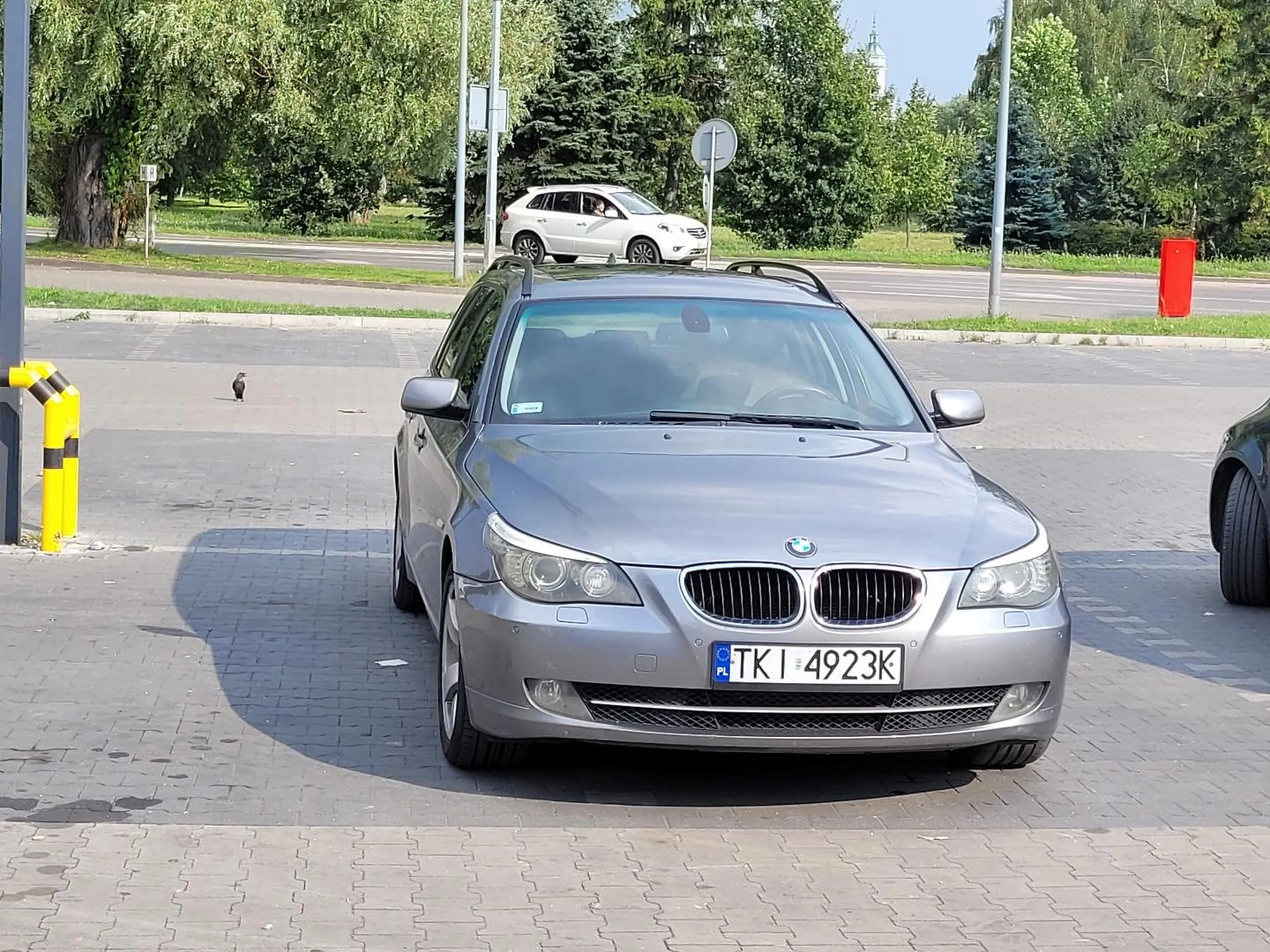 Klasyczne parkowanie na 2 miejscach