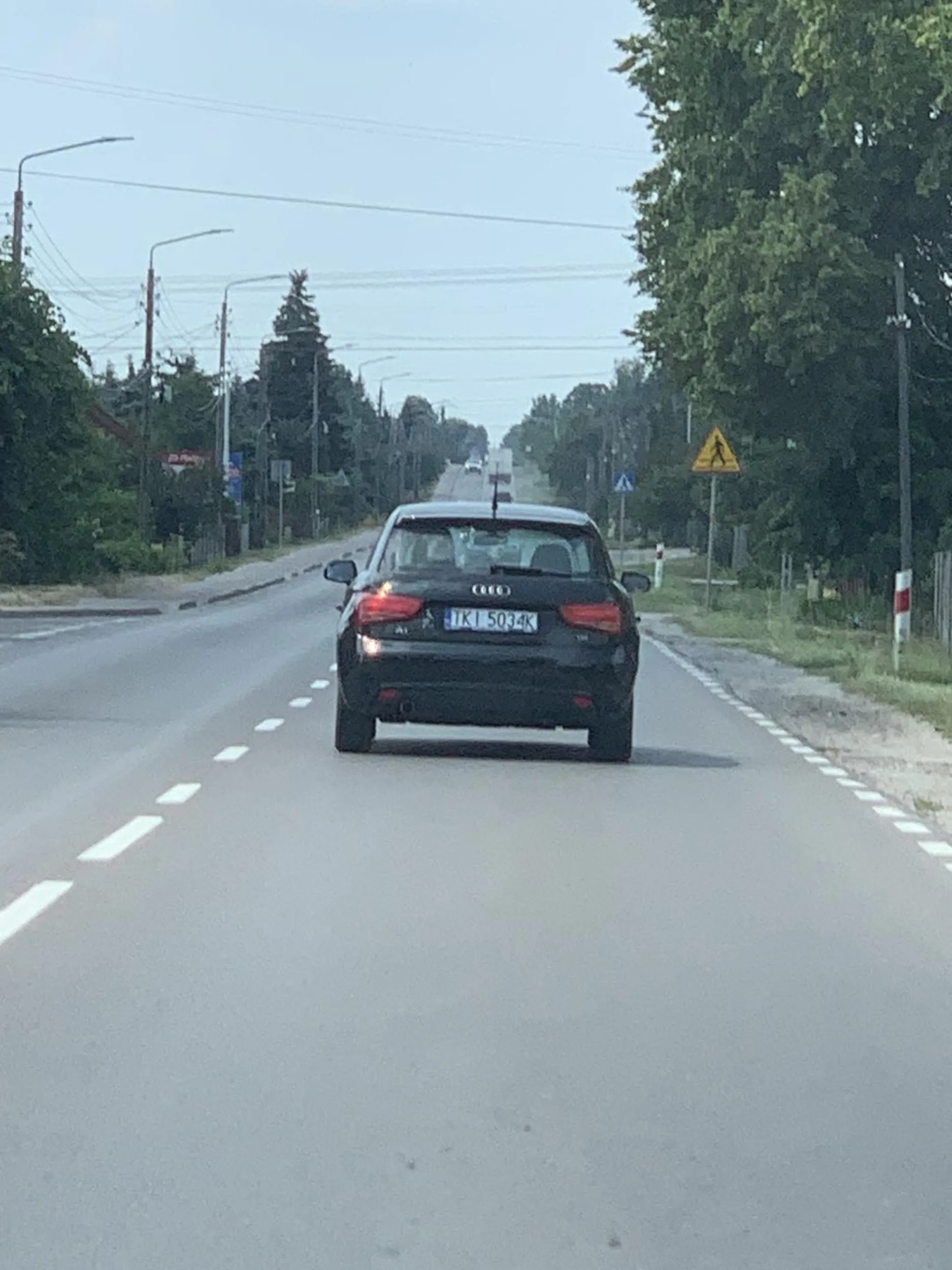 Naucz się przepisów ruchu drogowego bo jeździ jak wariatka