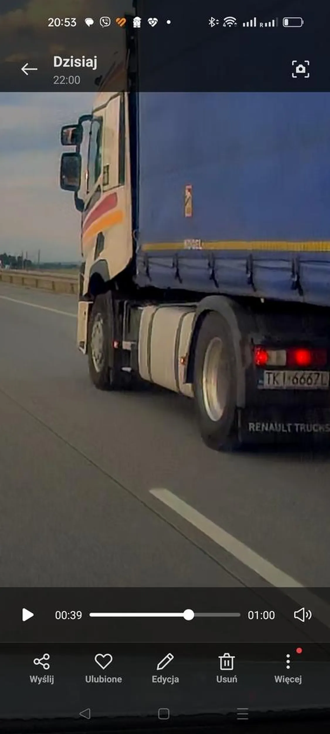 Wymuszenie hamowania na S8. Nagłe zjechanie na lewy pas.