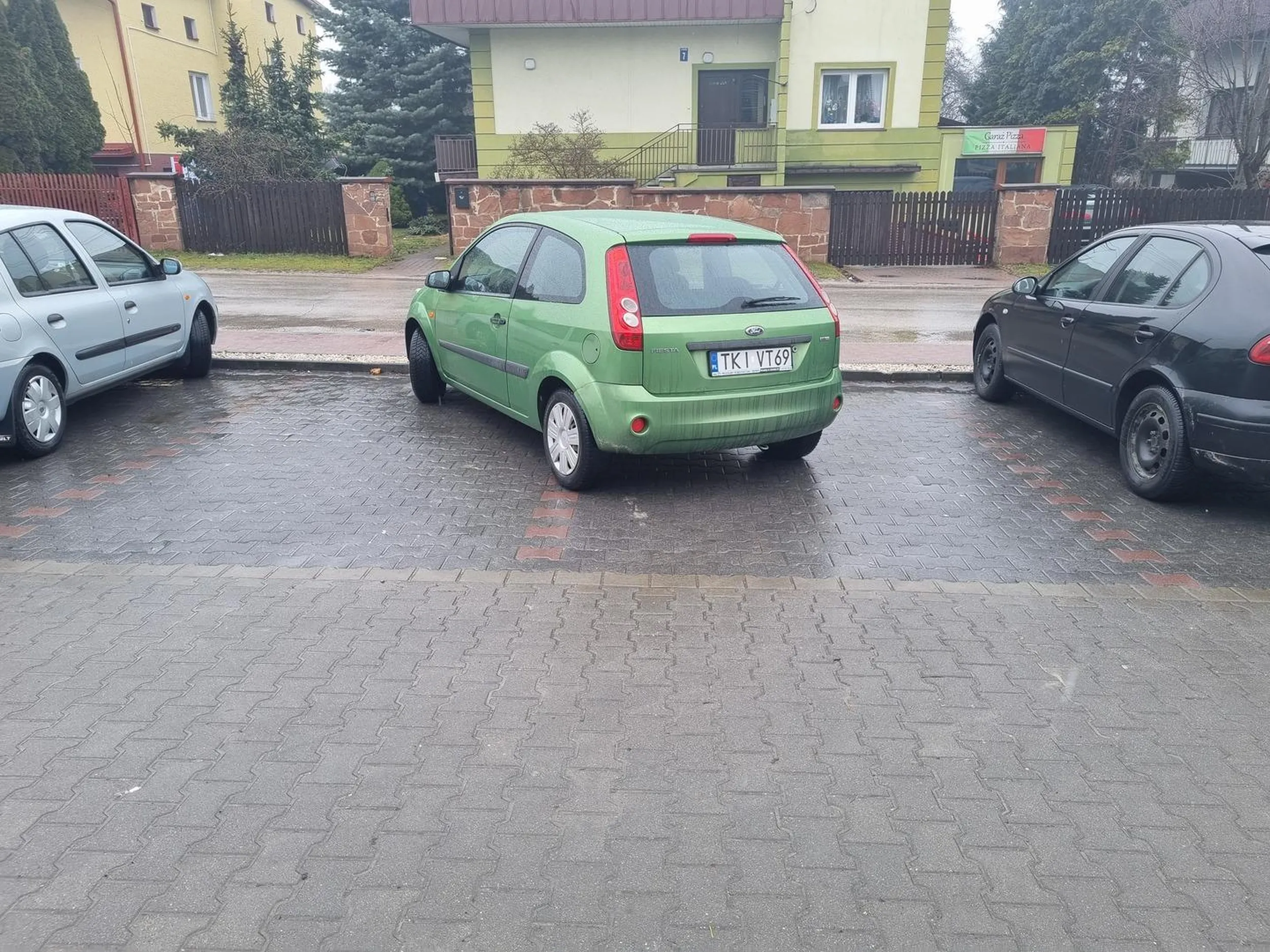 Takie mamy Kwiaty Polskiego Parkowania pod Lewiatanem w Bilczy.