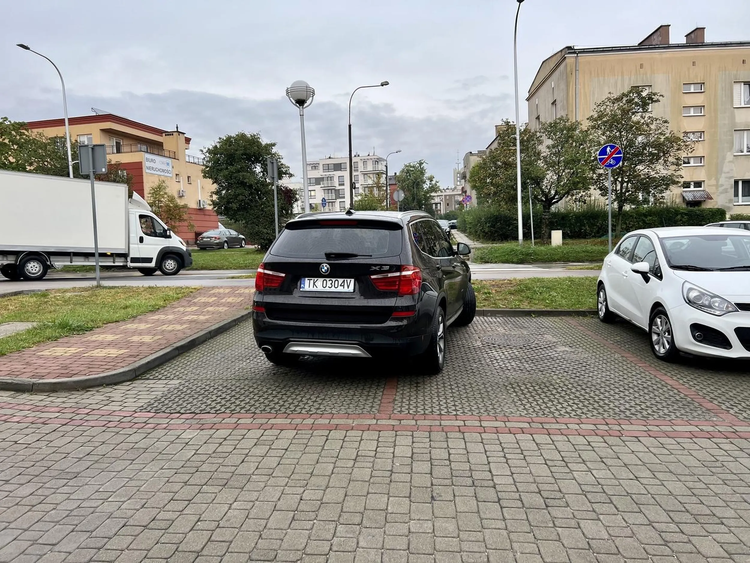 BMW to jednak stan umysłu. Proszę podziwiać umiejętności tego kierowcy.