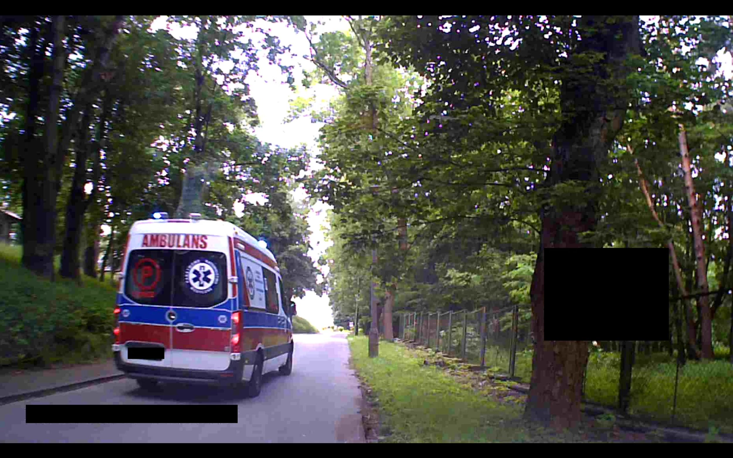 Potrącenie Na Ul. Starkiewicza w Busku-Zdroju Przy Specjalistycznym Szpitalu Ortopedyczno – Rehabilitacyjnym „Górka”. Do Zdarzenia Doszło 16.06.2023 r. o Godz: 10:31 Podczas Rozmowy Telefonicznej Kuriera z Odbiorcą.