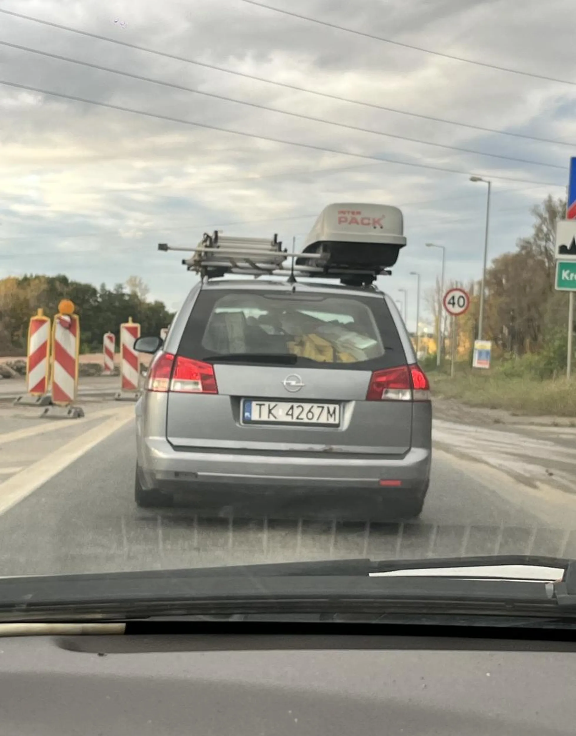 Kierowca powinien wrócić na kurs prawa jazdy, na drodze obowiązuje pojęcie pierwszeństwa przejazdu a nie prawo dżungli.