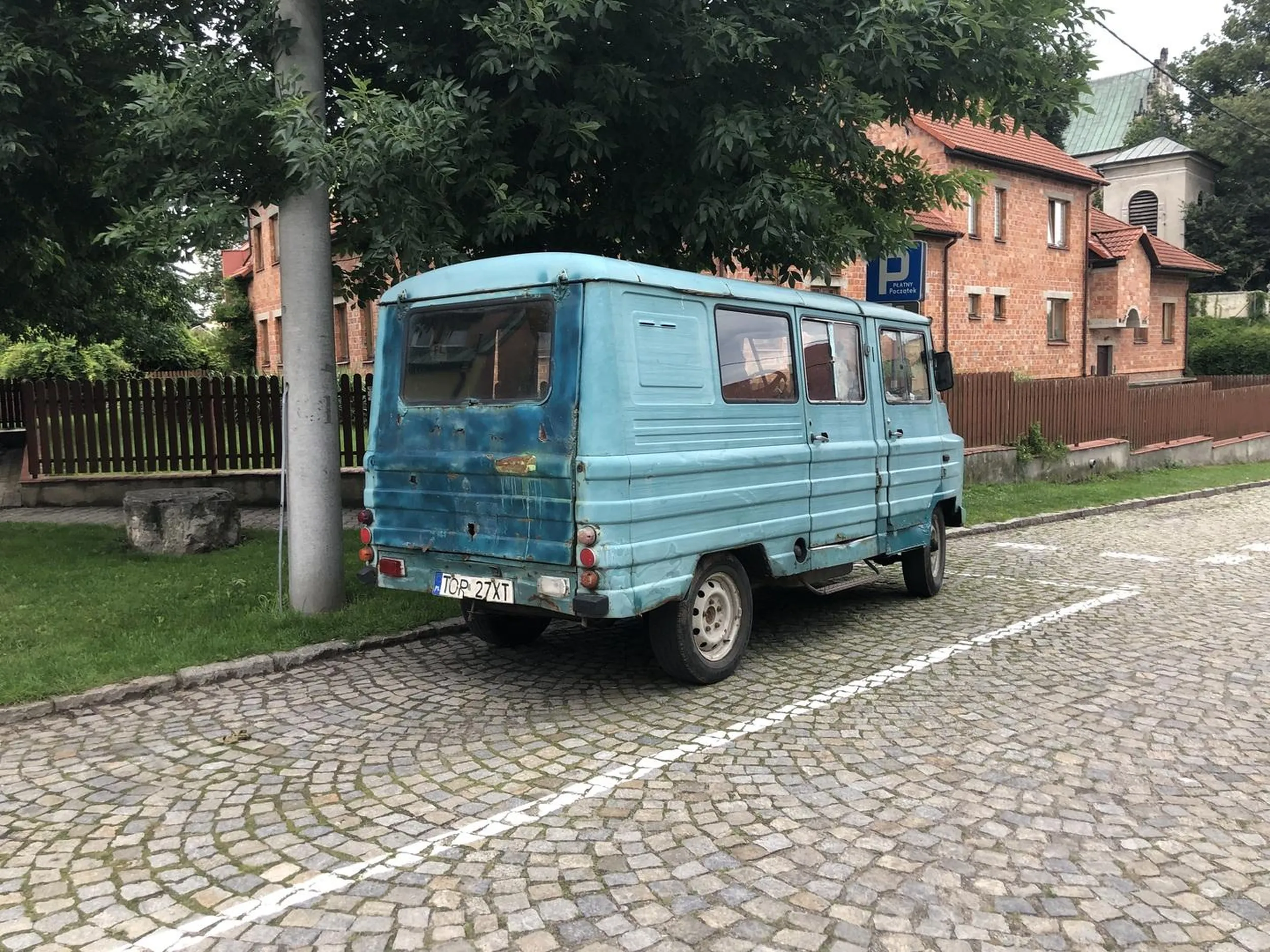 Bardzo fajne autko do namalowania :)