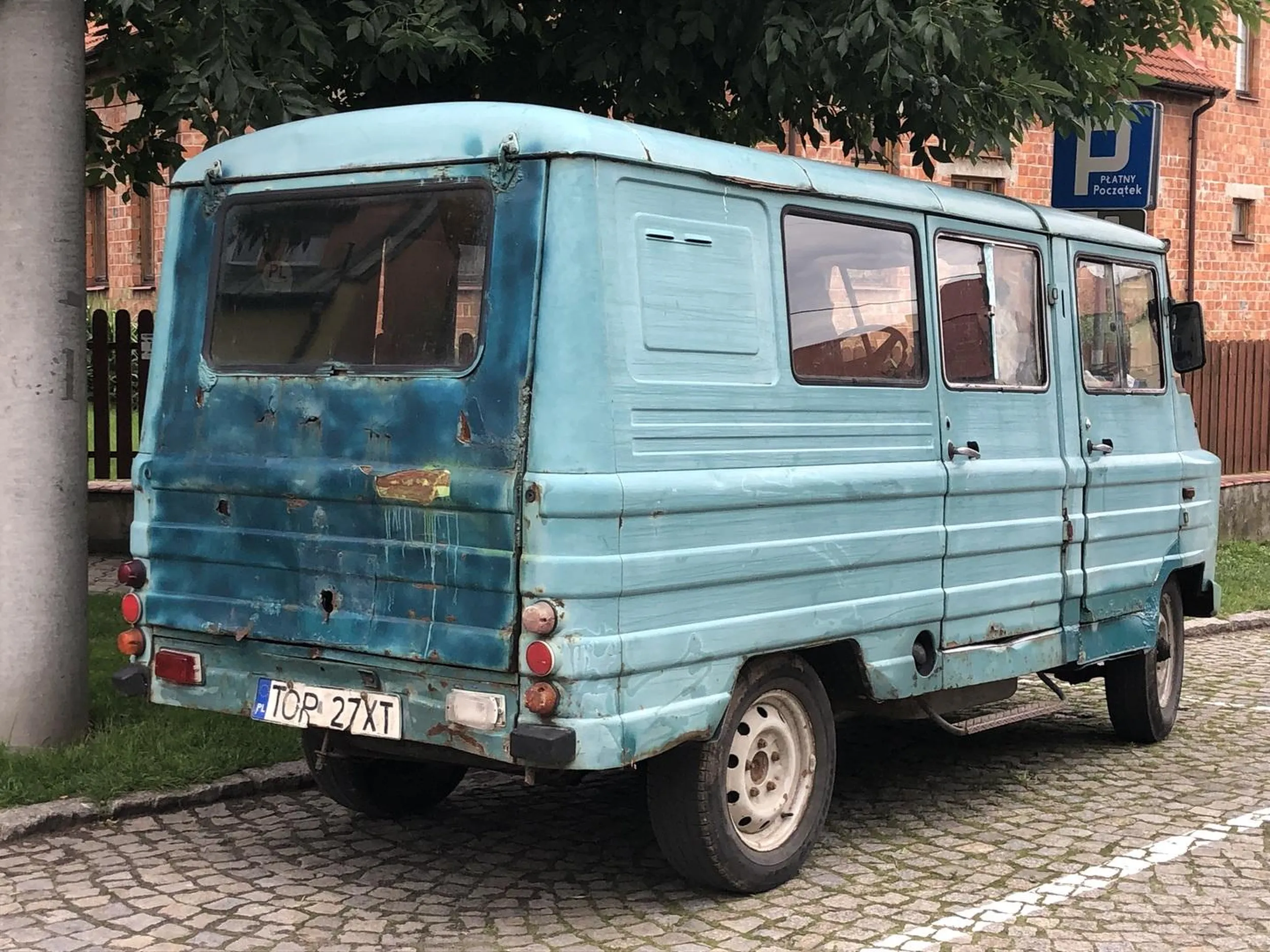 Bardzo fajne autko do namalowania :)