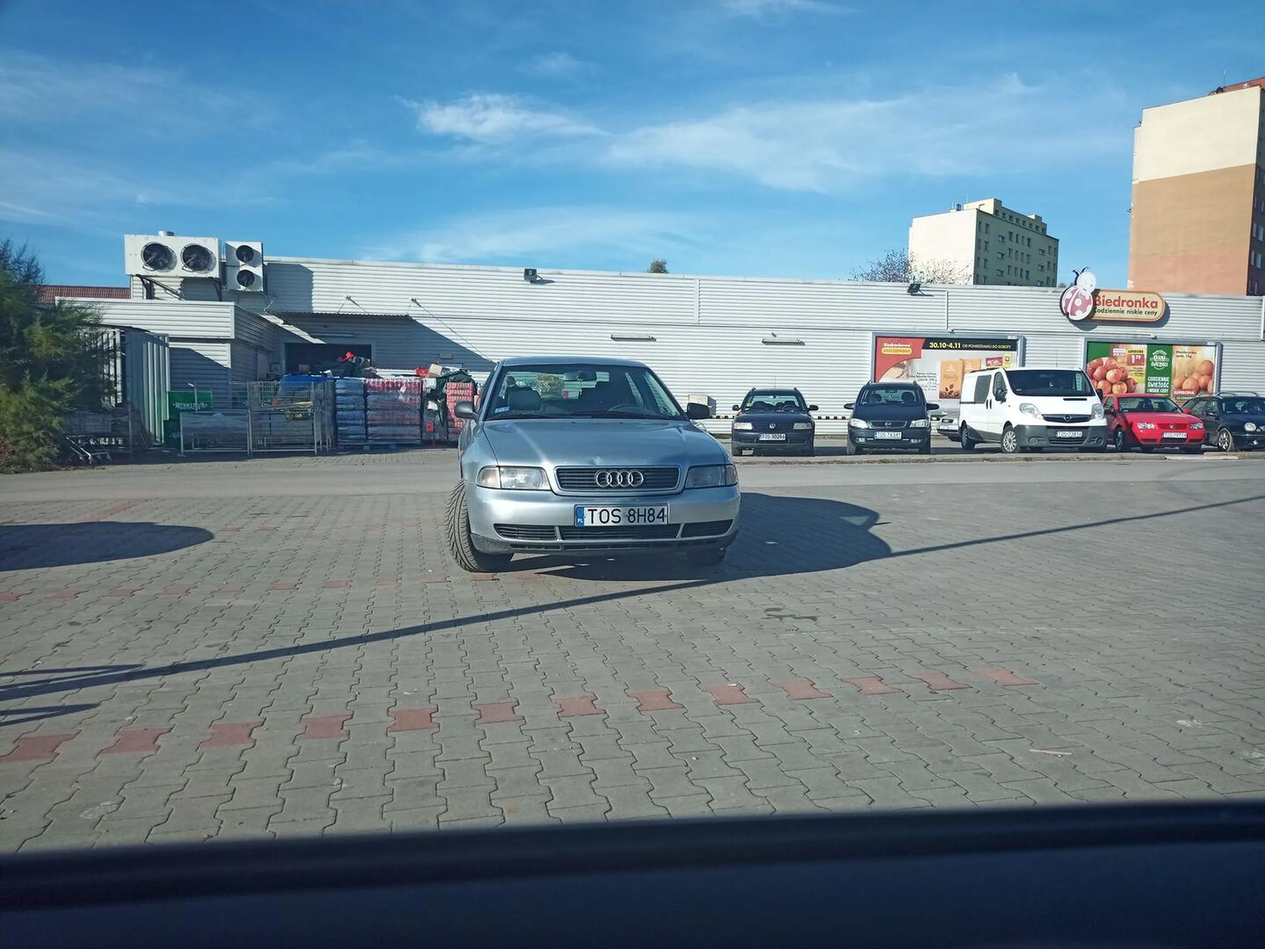 Prostopadle do stanowiska. Równolegle do wygody.