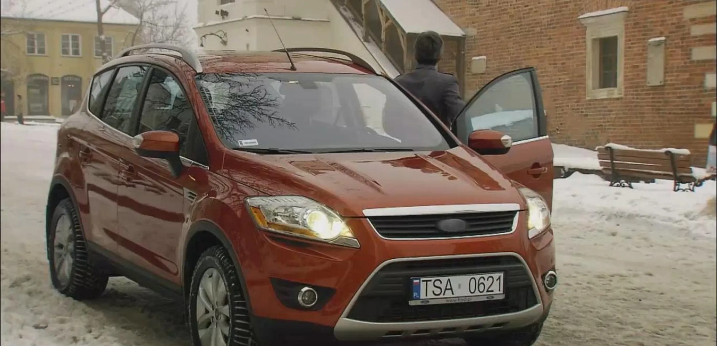 Ford Kuga, kolor Burgund Inspektora Możejki