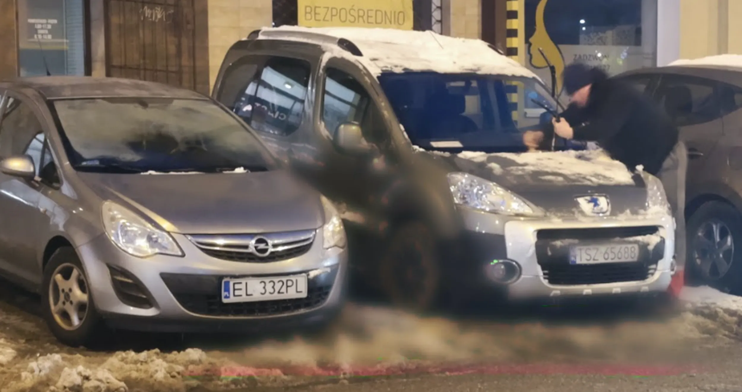 EL 332PL - Jeśli masz porysowane lusterko od strony kierowcy to dawaj znaka w komentarzach. Chłop TSZ bardzo soczyście przejechał po nim tyłkiem.