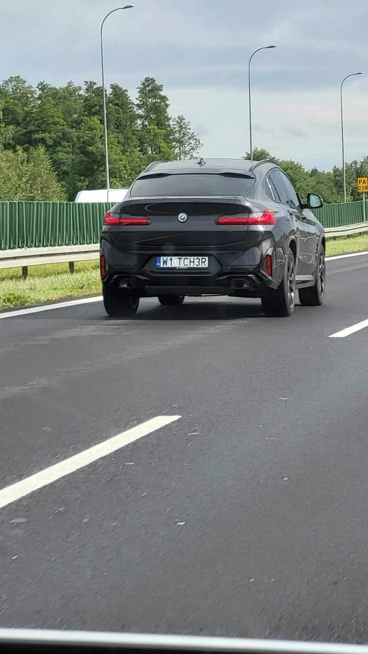 Zdradziłeś mnie Geralt, wybrałeś innego konia