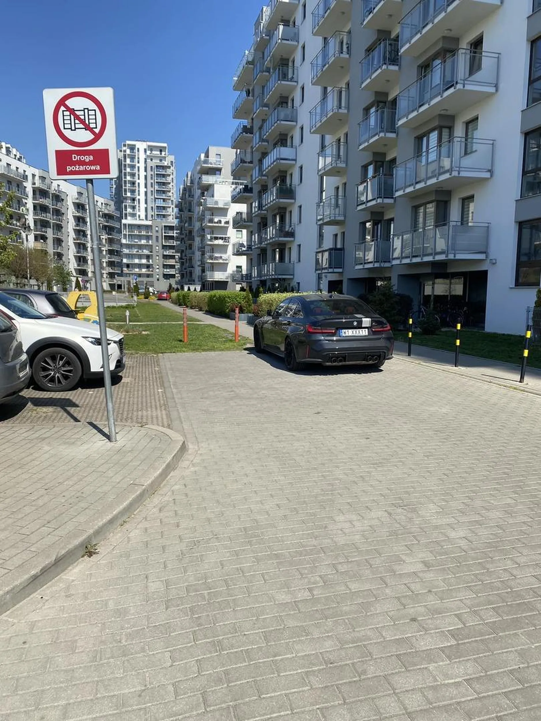 Parkuje na drodze pożarowej