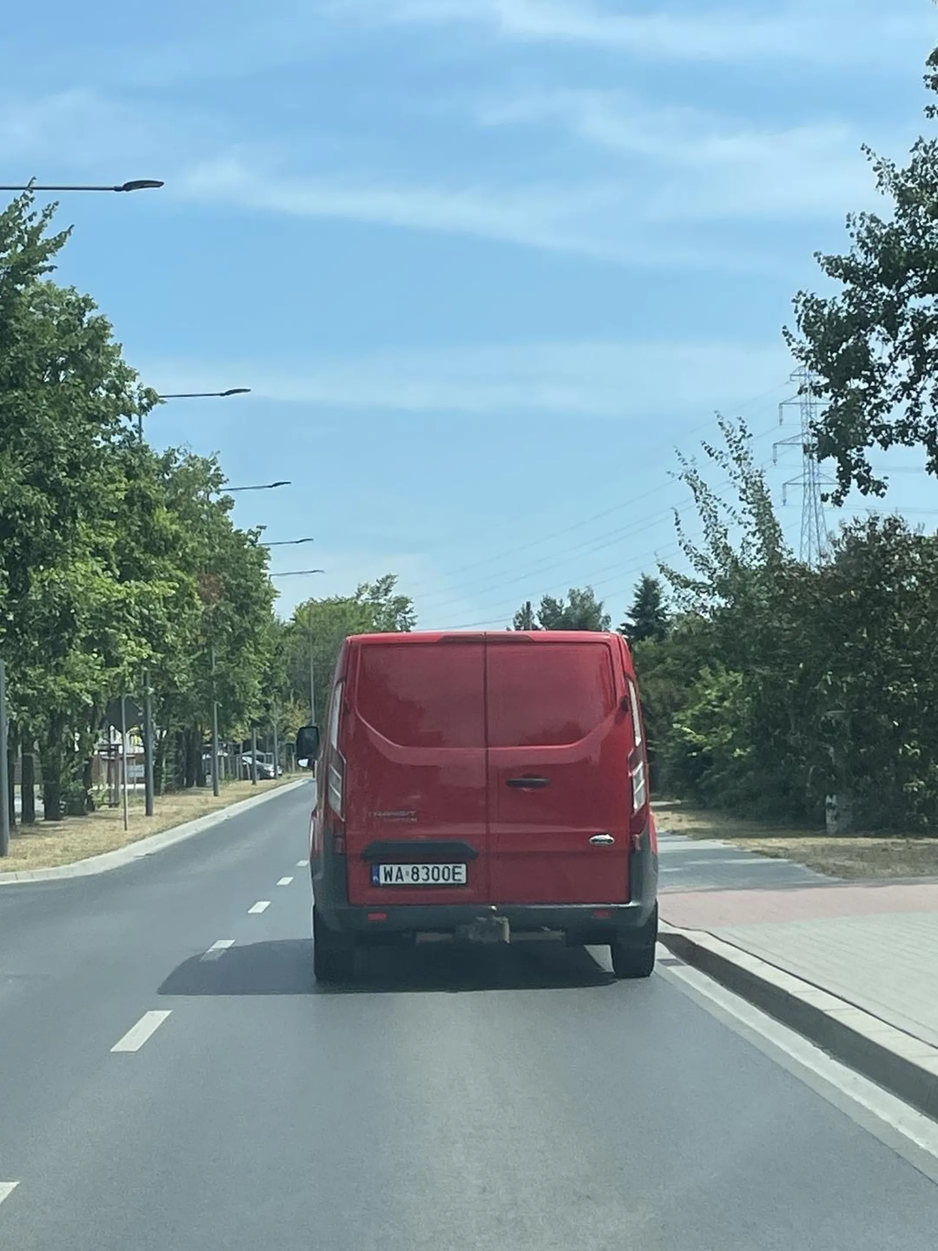 Uwaga morderca wyprzedza na przejściu