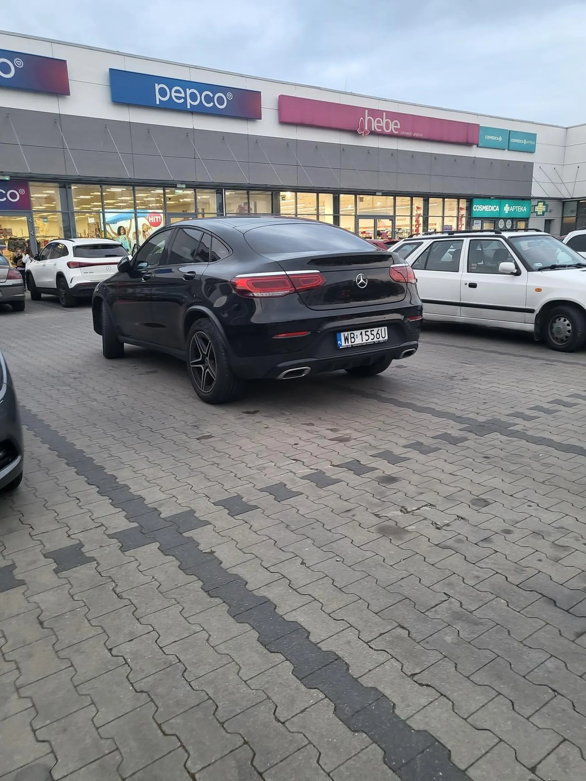 Pani tak zaparkowała. No comments...