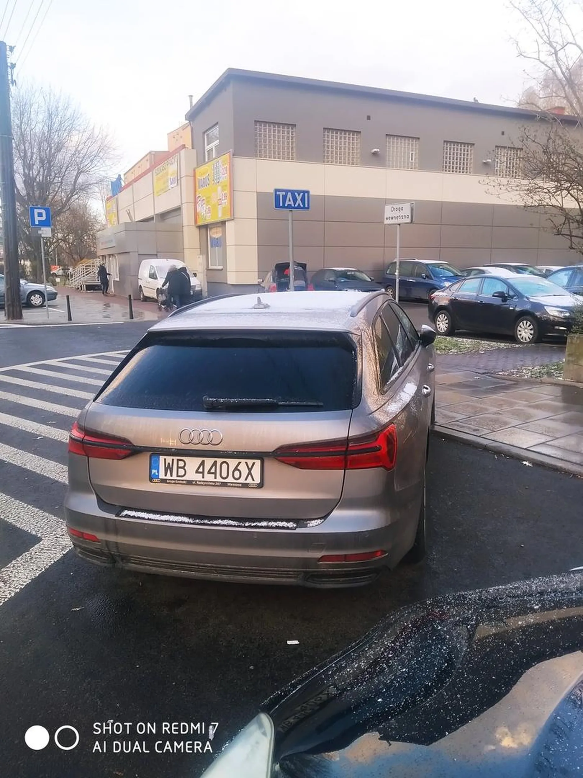 Parkuje na postojach dla stać cię na Audi to i parking opłac