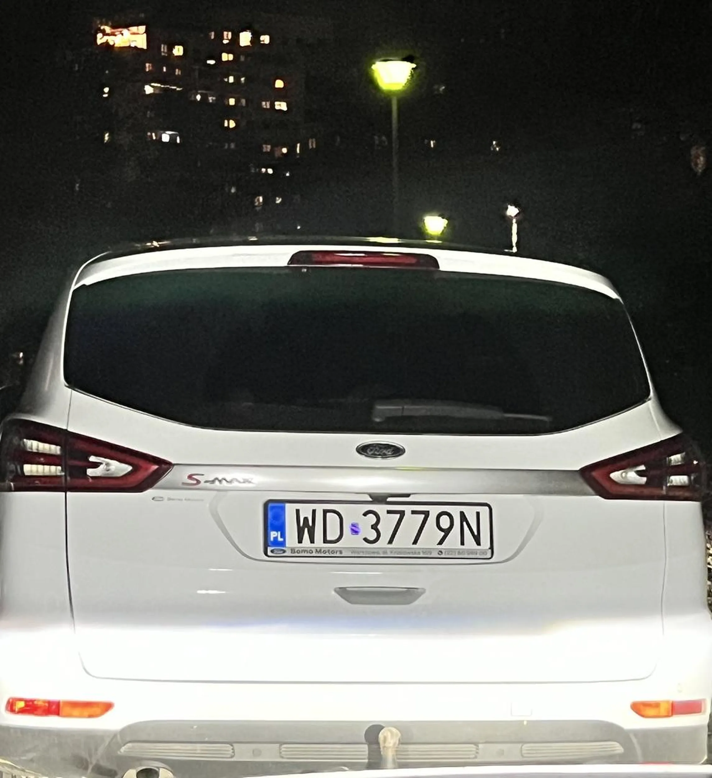 Ameba umysłowa to za mało powiedziane… ul. Potocka 4 w Warszawie, godzina 19, gość postawił sobie samochód, zablokował drogę jednokierunkową i poszedł… ja czekałem 10min..