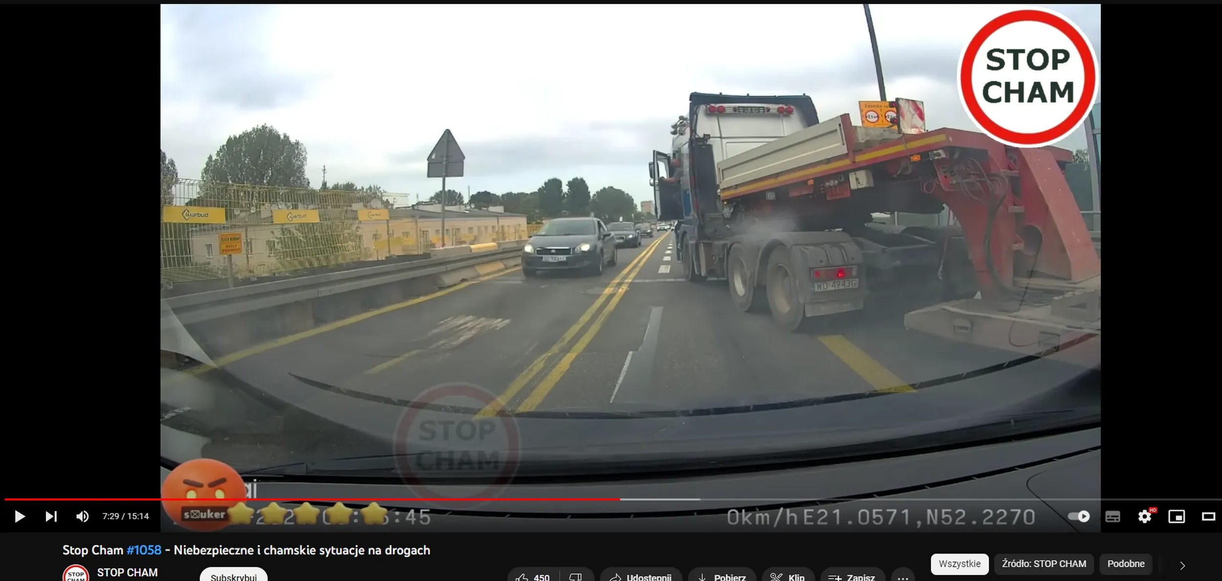 Cham i prostak z gabarytu, nie dość że wymusi to szczeka jak burek z tej swojej budy zwanej kabiną.