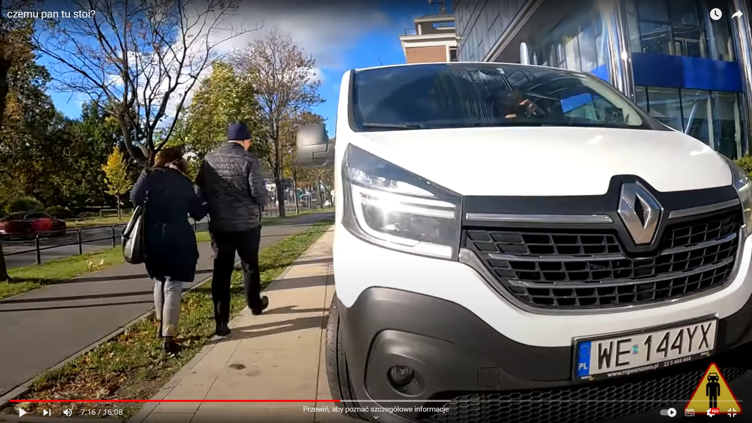 2 miesiące stoimy tutaj, my wszystko możemy, deweloper obiecał, że nas przepisy i znaki nie obowiązują. Także spadaj pan, bo nie mam czasu,  musze robić na 2 roboty, żeby ratę kredytu na mój apartament 29m spłacić!!!