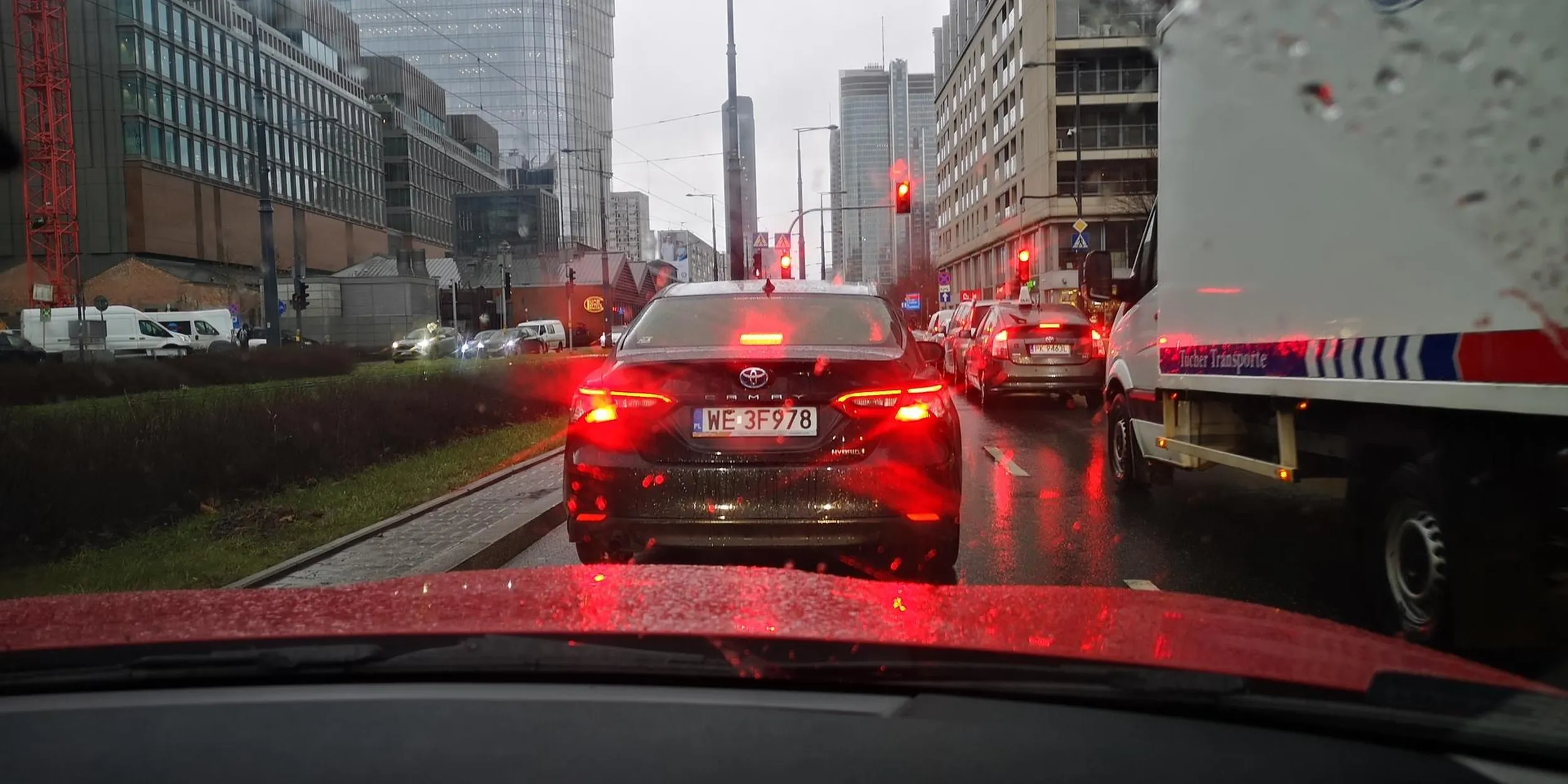 Skakanie z pasu na pas tuż przed maska, jak kr3tyn