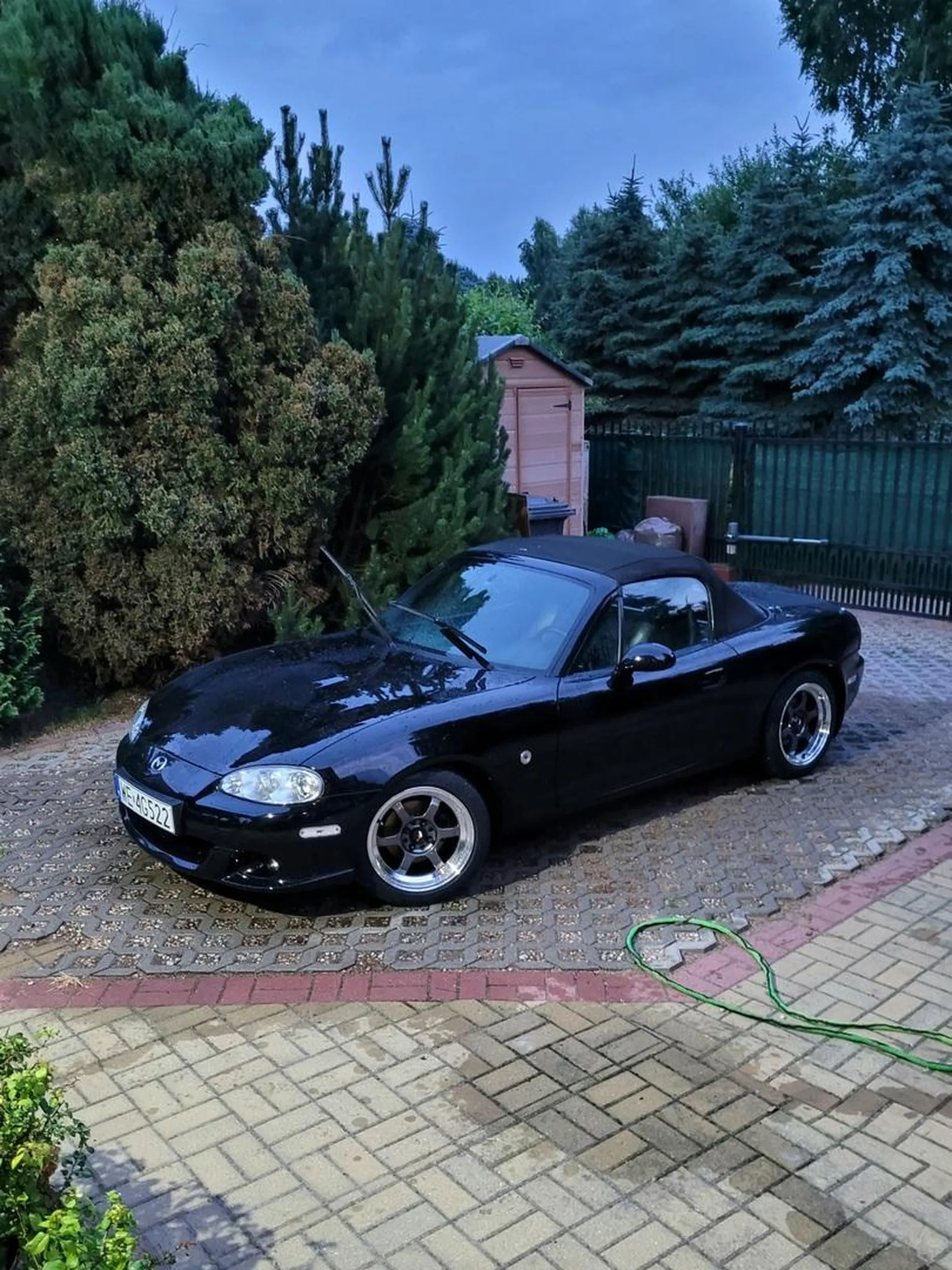 Co ty człowieku mi airdropem zdjęcie swojej fury wysyłasz??????