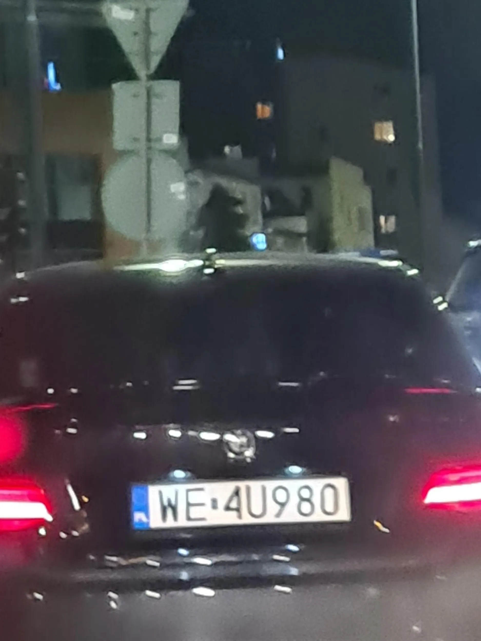 Kierowca wymusza pierwszeństwo