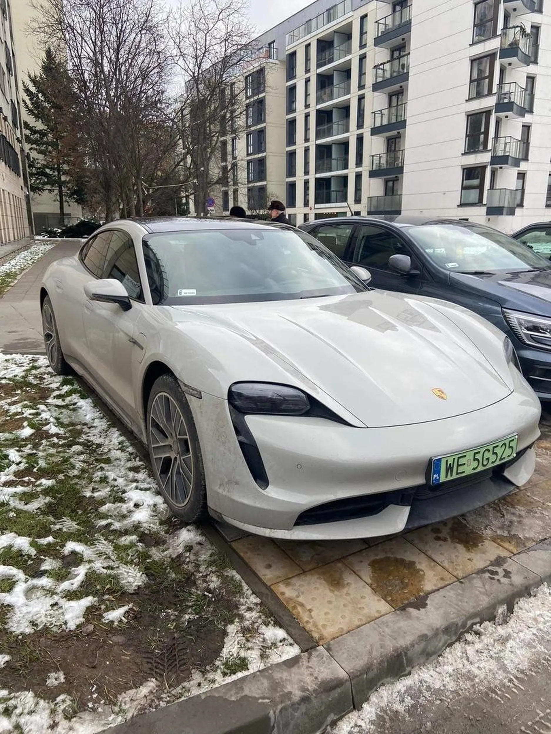 prawdziwy nonbinary car ?