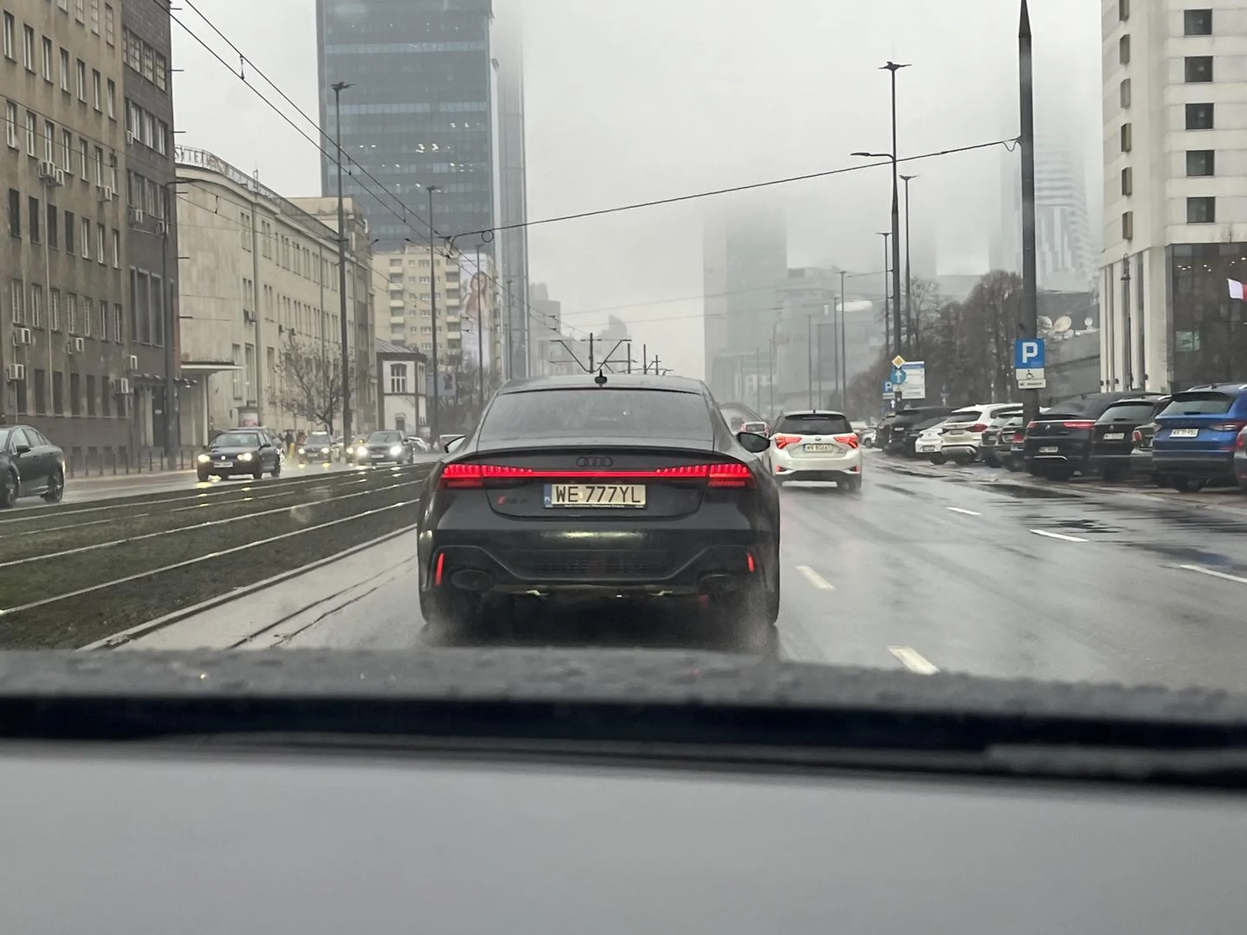 To jest Audi rs7 nie audi a7 sportback szczególnie nie przy tym wydechu