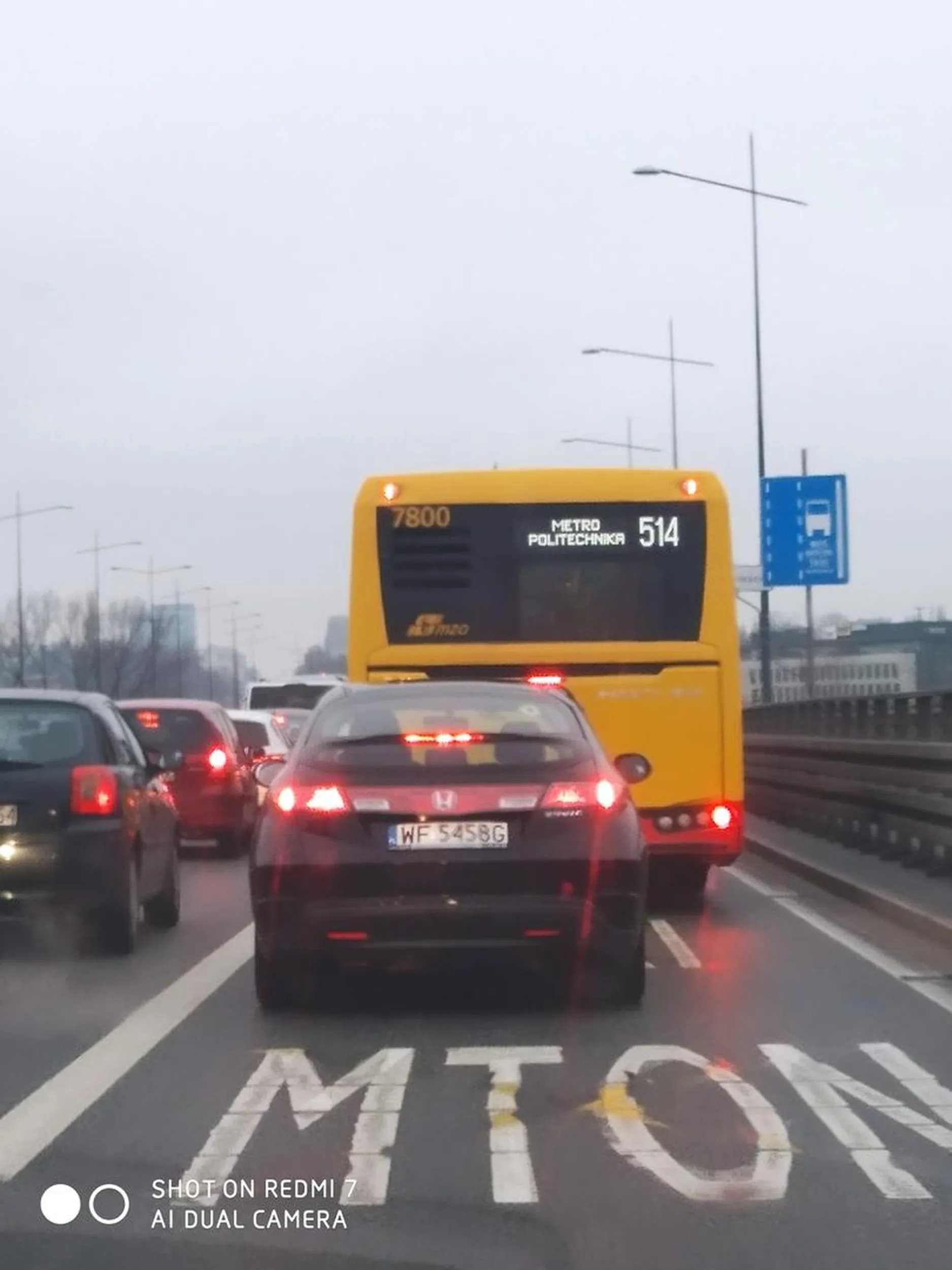 Królowo BUSpasa jeśli już nim jedziesz to jedz normalnie i proszę udać się do laryngologa oraz okulisty skoro nie słychać klaksonów i nie widać znaków