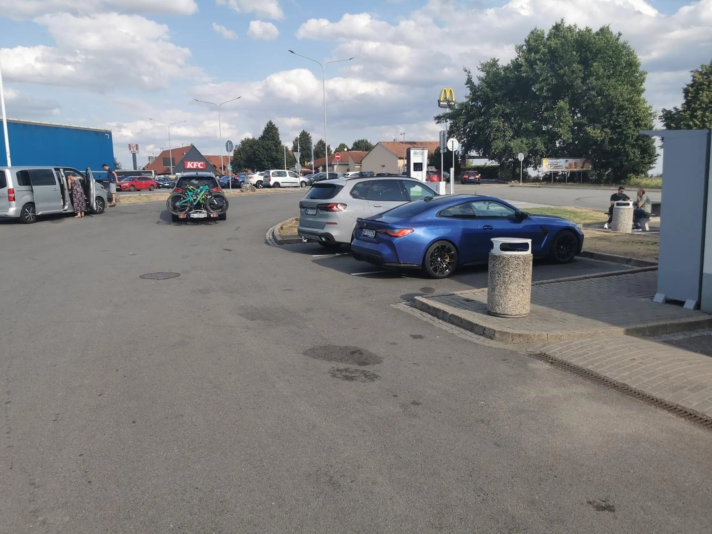 I potem się dziwimy, że nas za granicą jak chołotę traktują