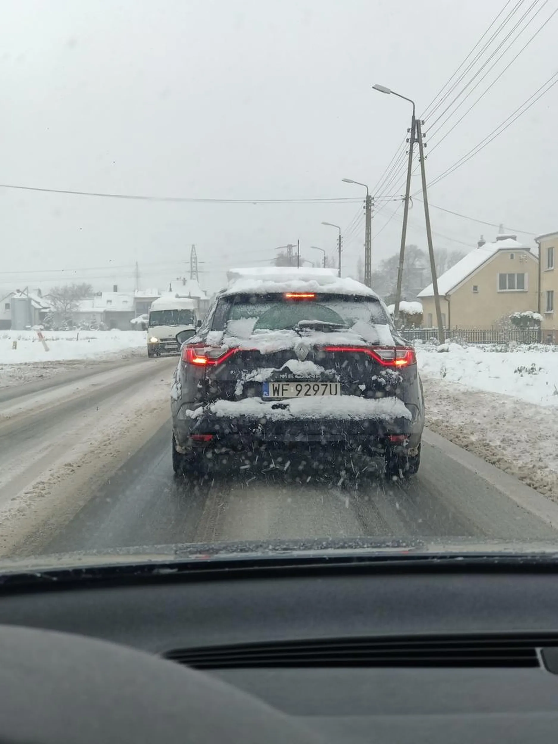 Nie pozdrawiam kierowcy, nic nie było widać bo wszytko leciało prosto na moją szybę.