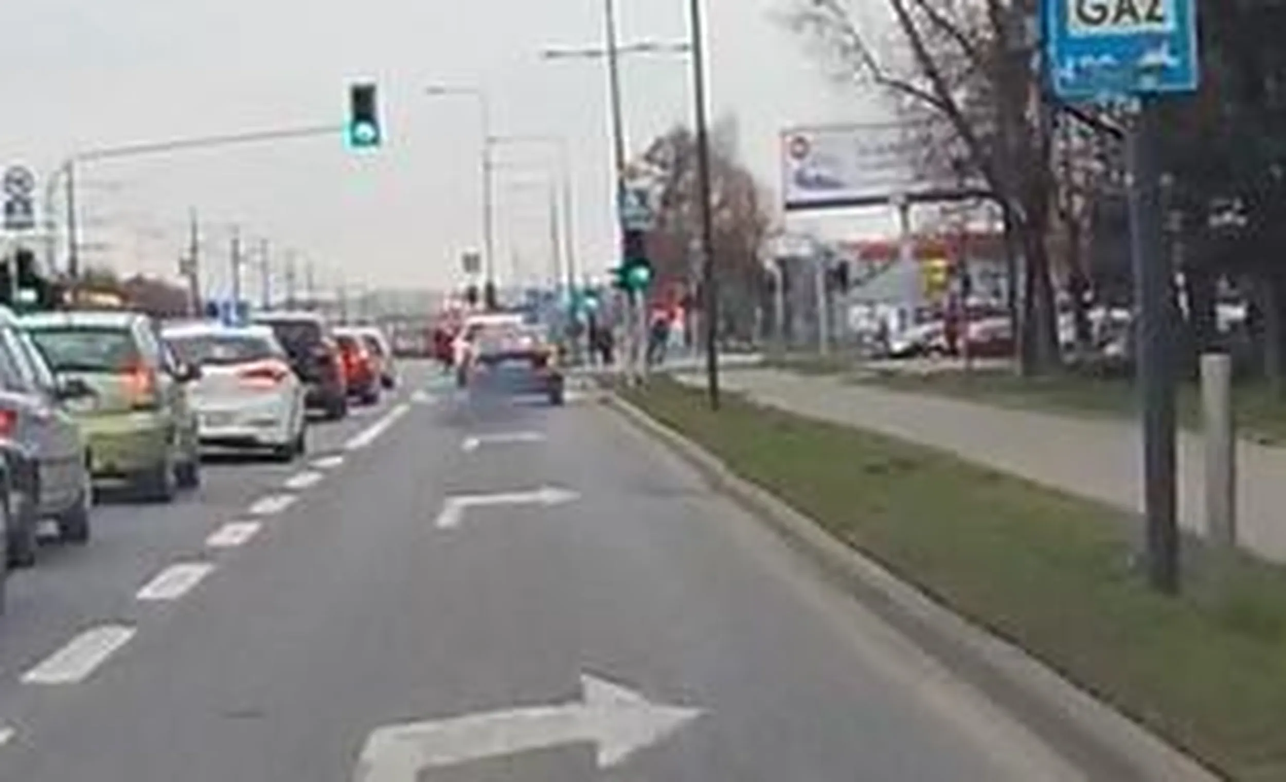 Straszny rupieć, smrodzi, że się za nim jechać nie da...